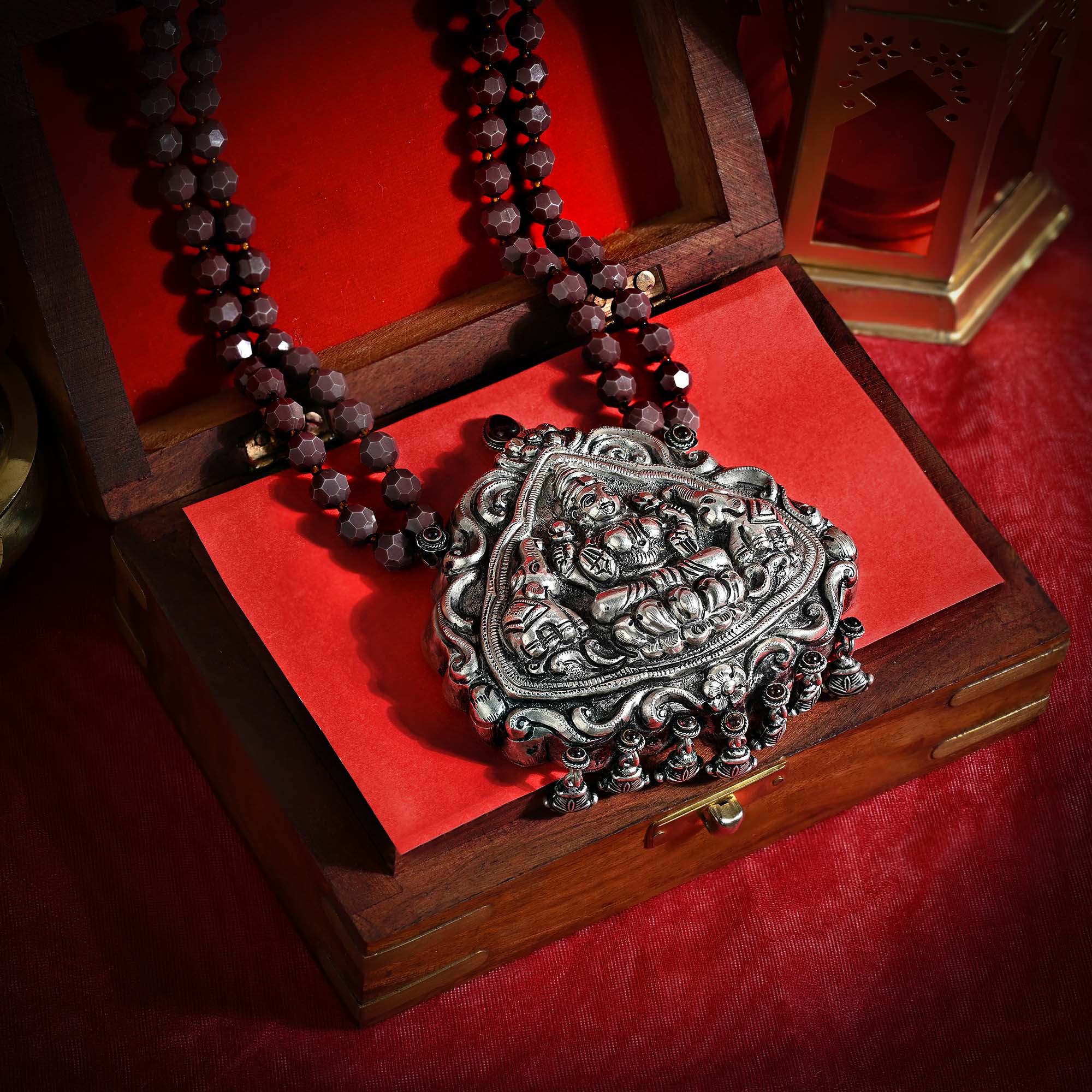 Belladonna Motif Silver Necklace - Image 5