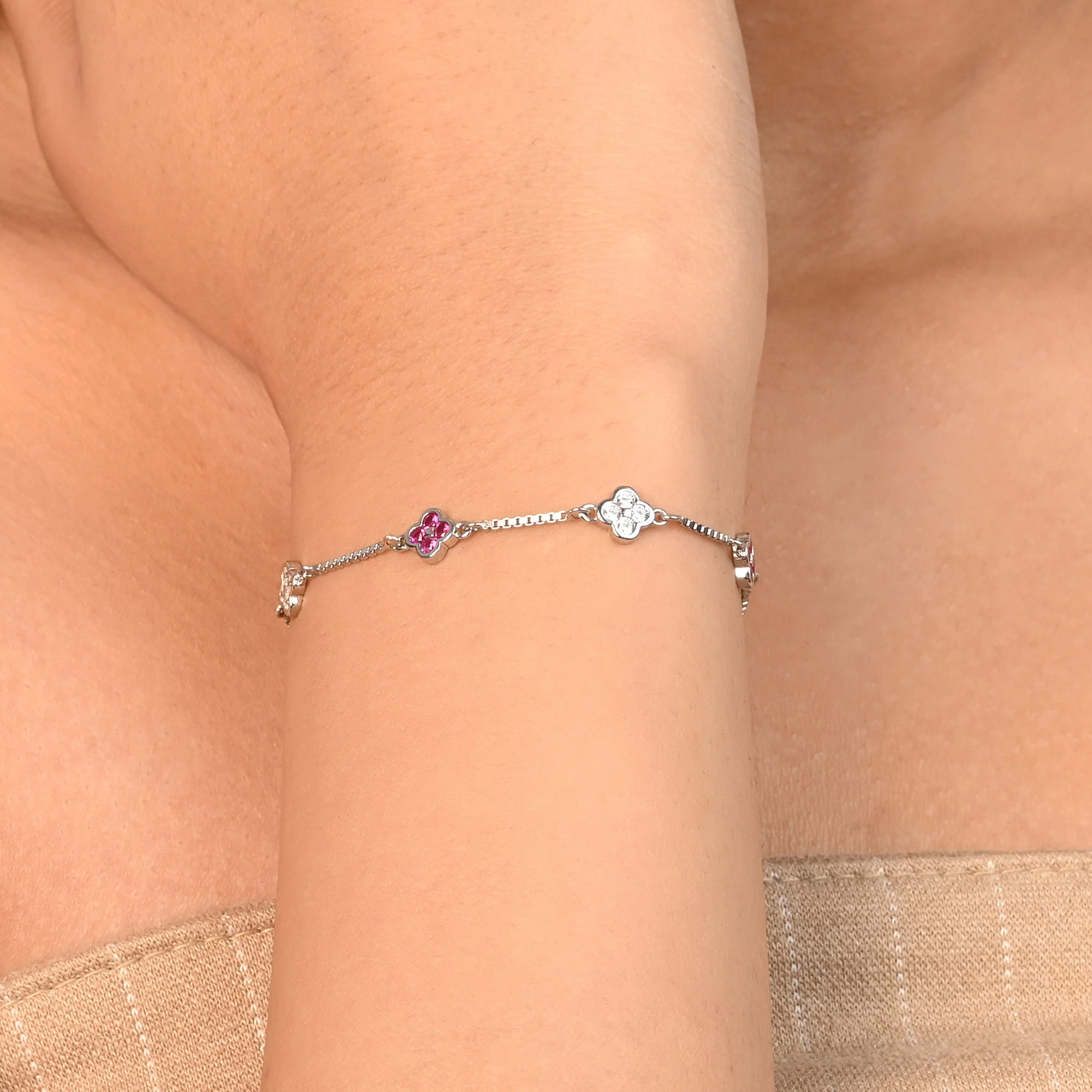 Clover Ornate Silver Chain Bracelet