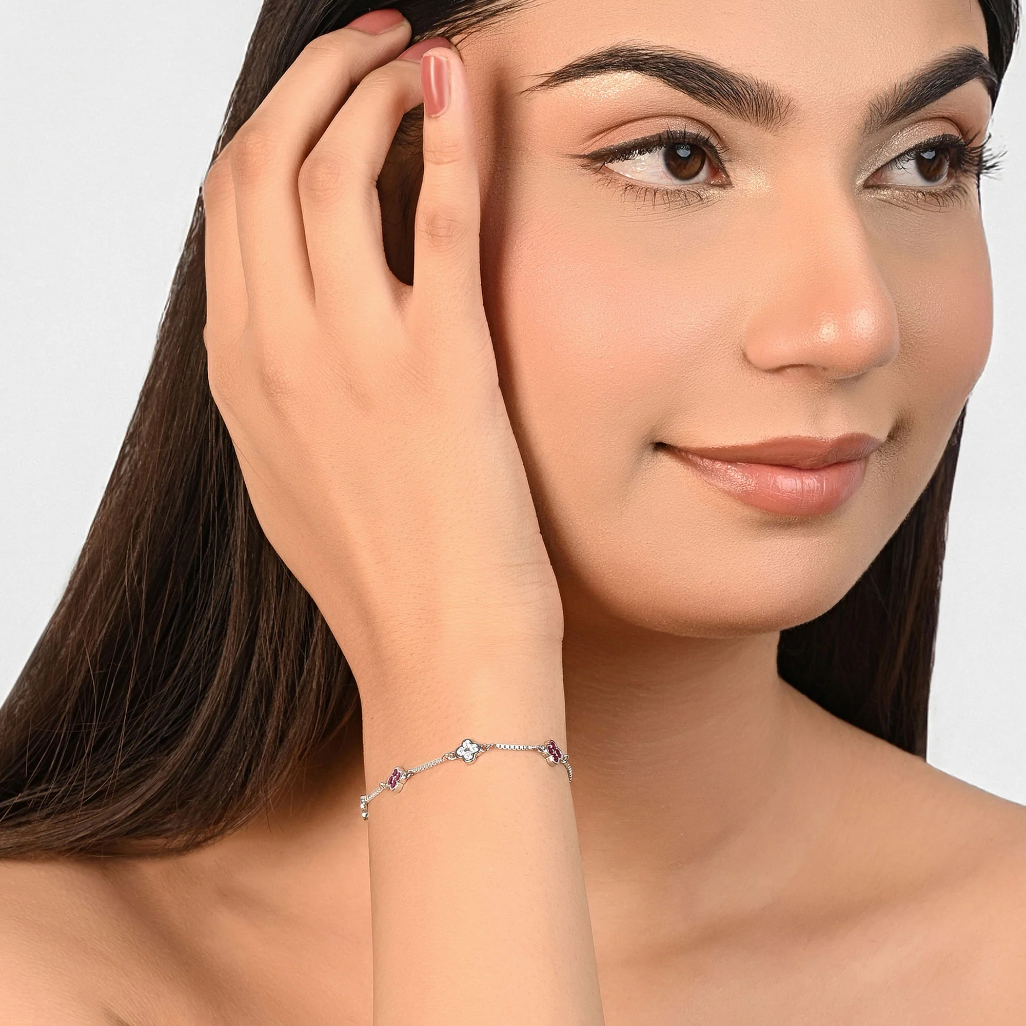 Clover Ornate Silver Chain Bracelet - Image 4