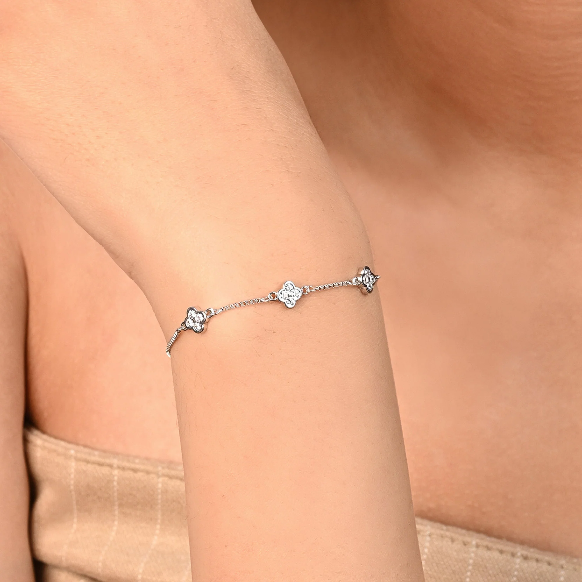 Clover Ornate Silver Chain Bracelet - Image 7