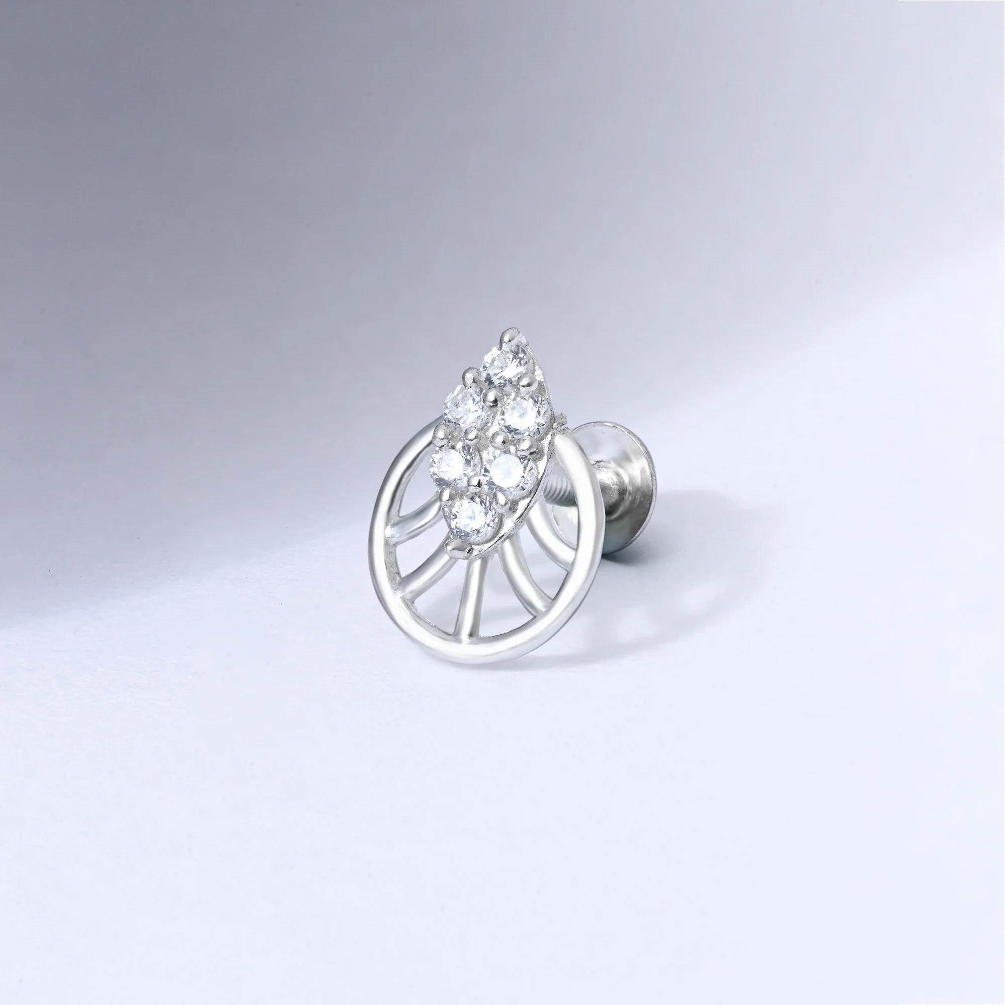Crest Cluster Silver Nose Pin - Image 16