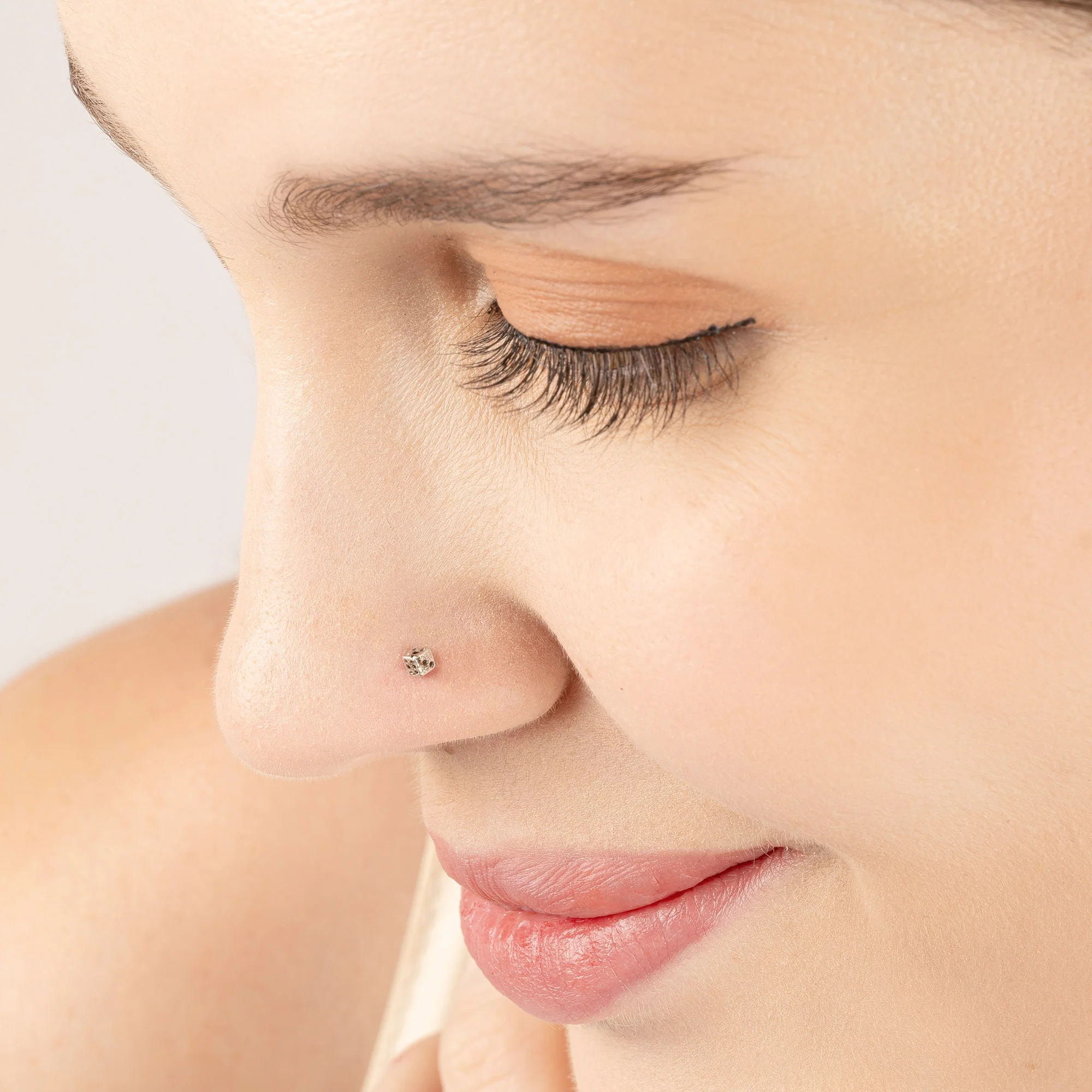 Dice Roll Oxidised Nose Pin - Image 5