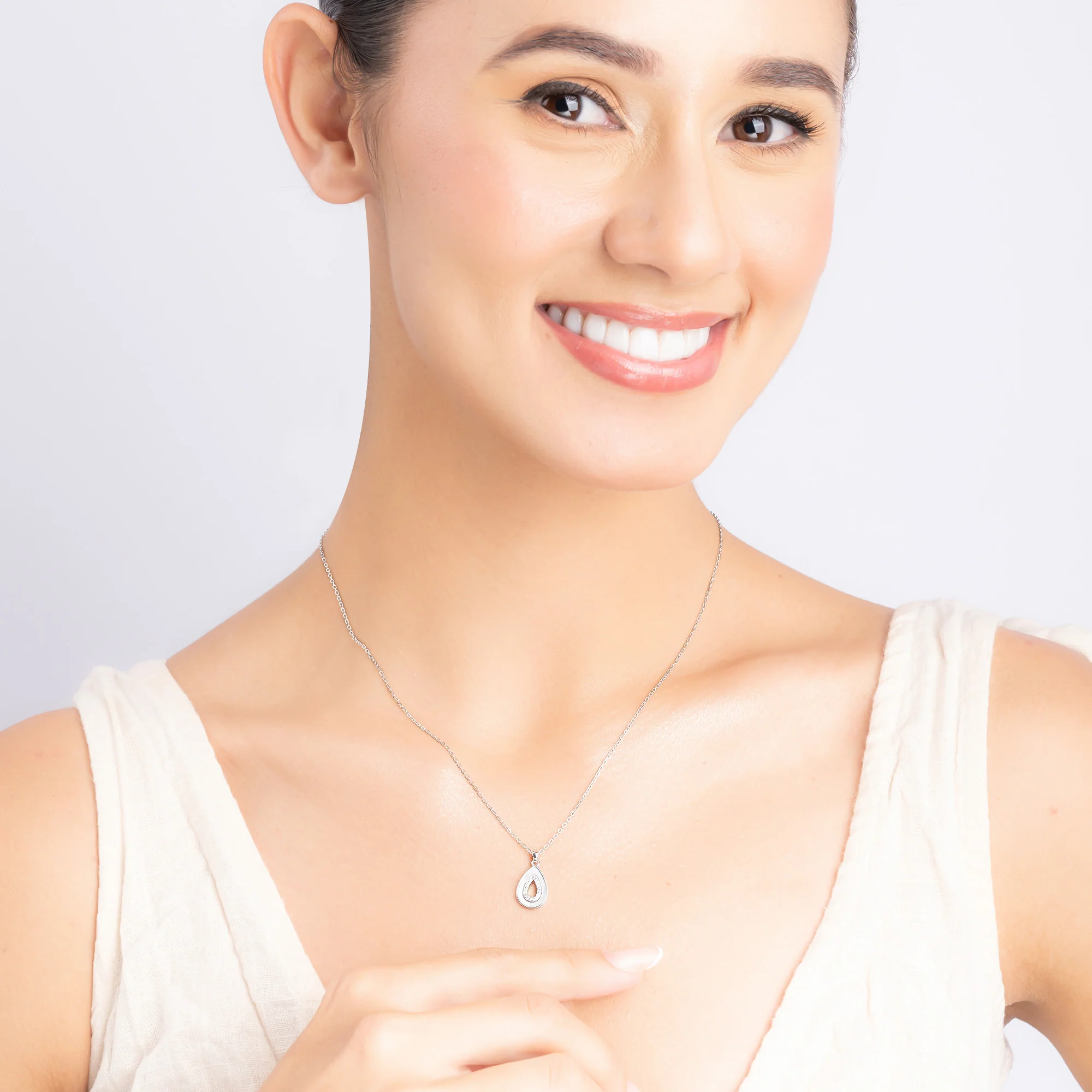 Drop Shape Pendant Necklace - Image 4