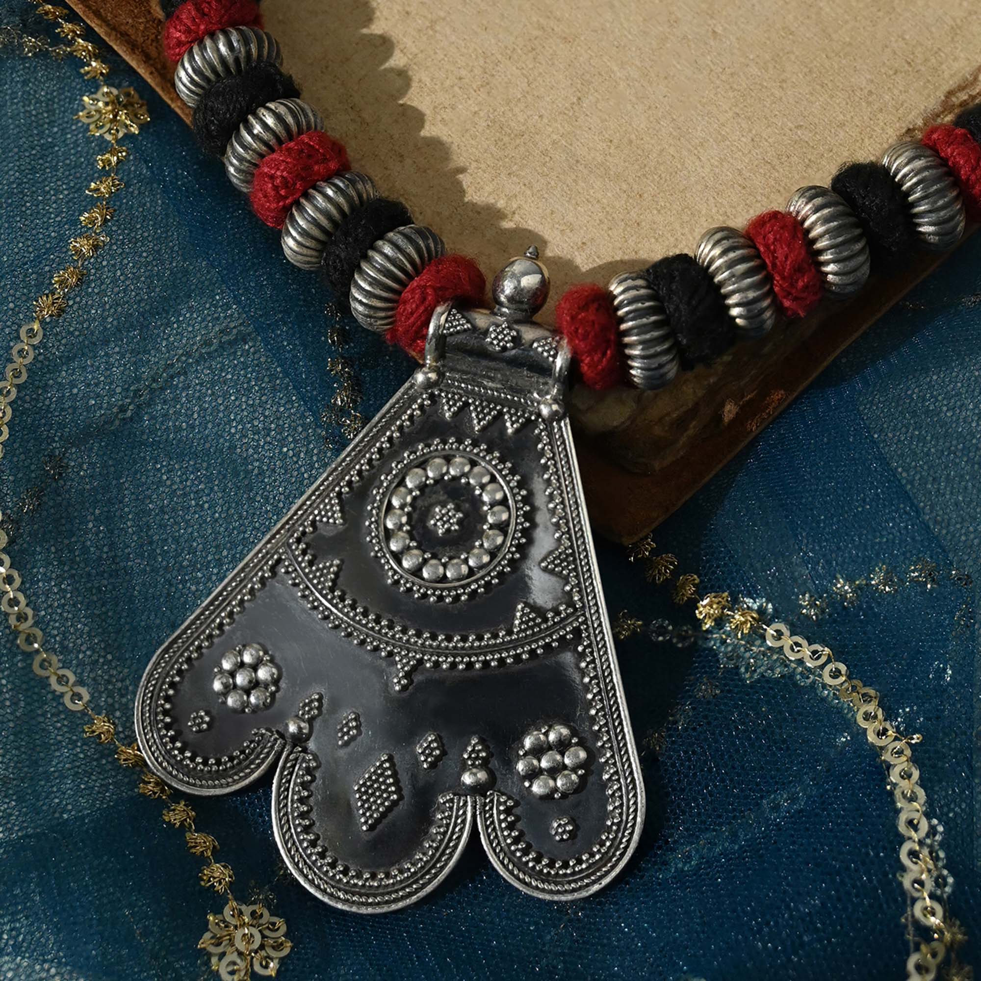 Engraved Texture Pendant Necklace - Image 4