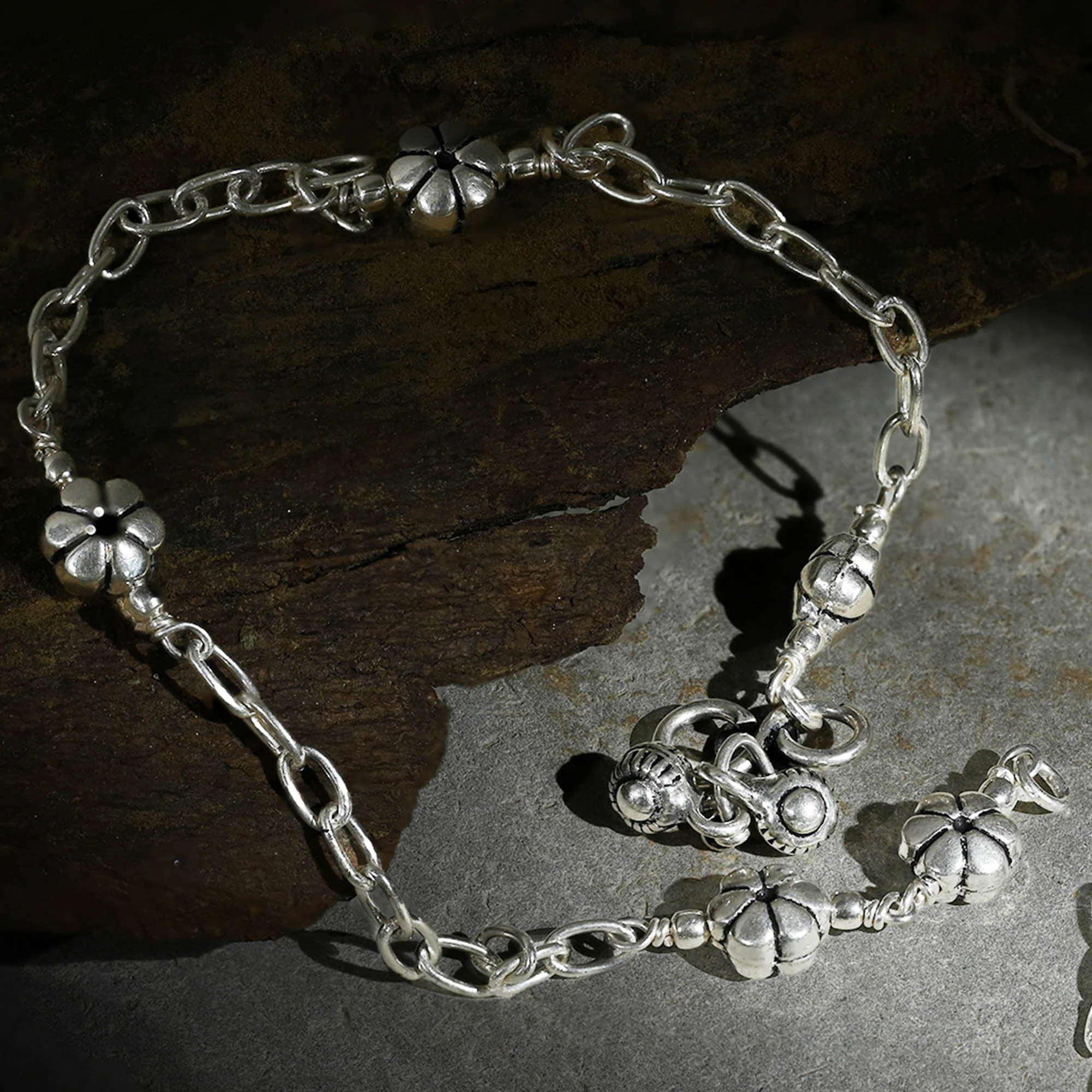 Floral Motif Silver Anklet - Image 3