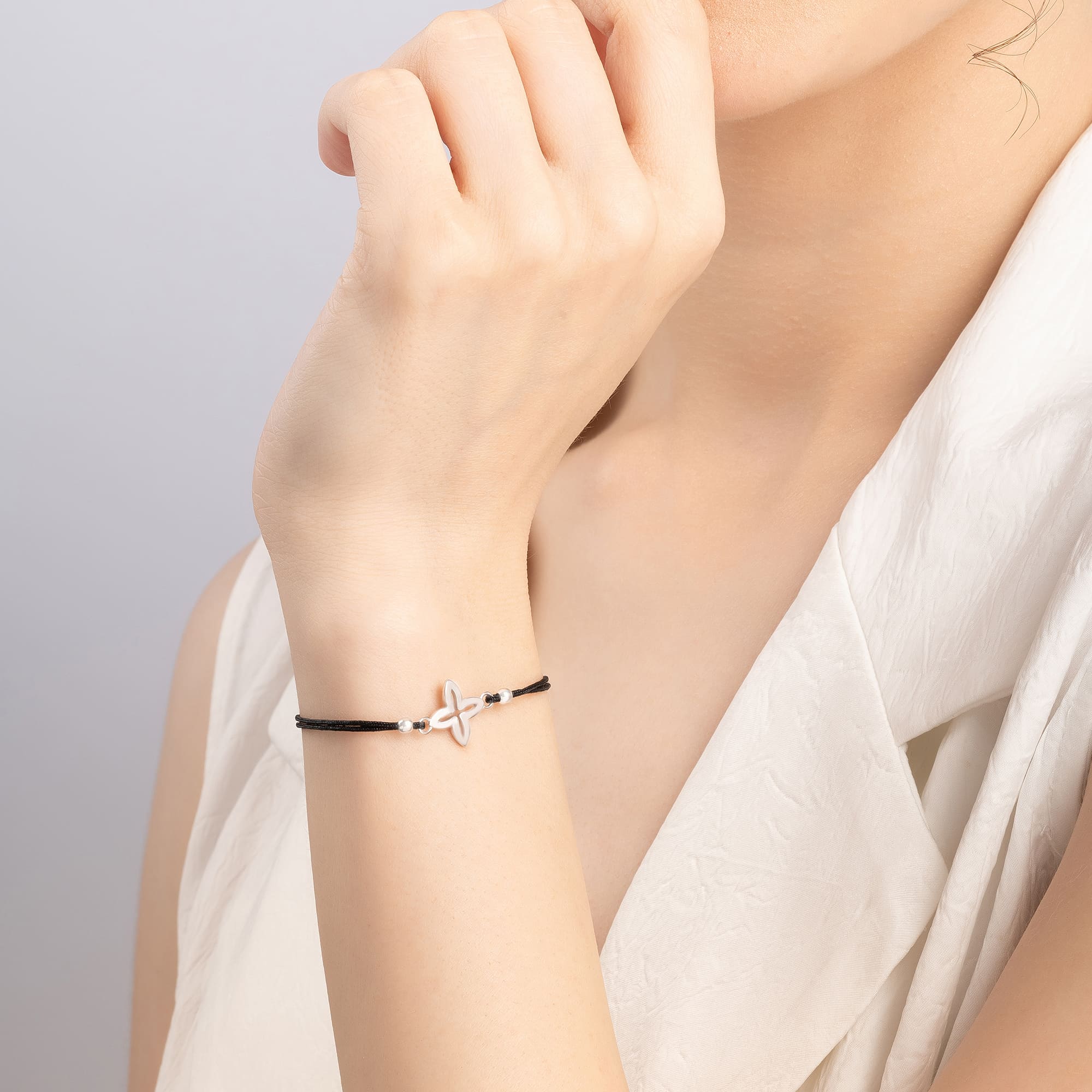 Flower Threaded Bracelet