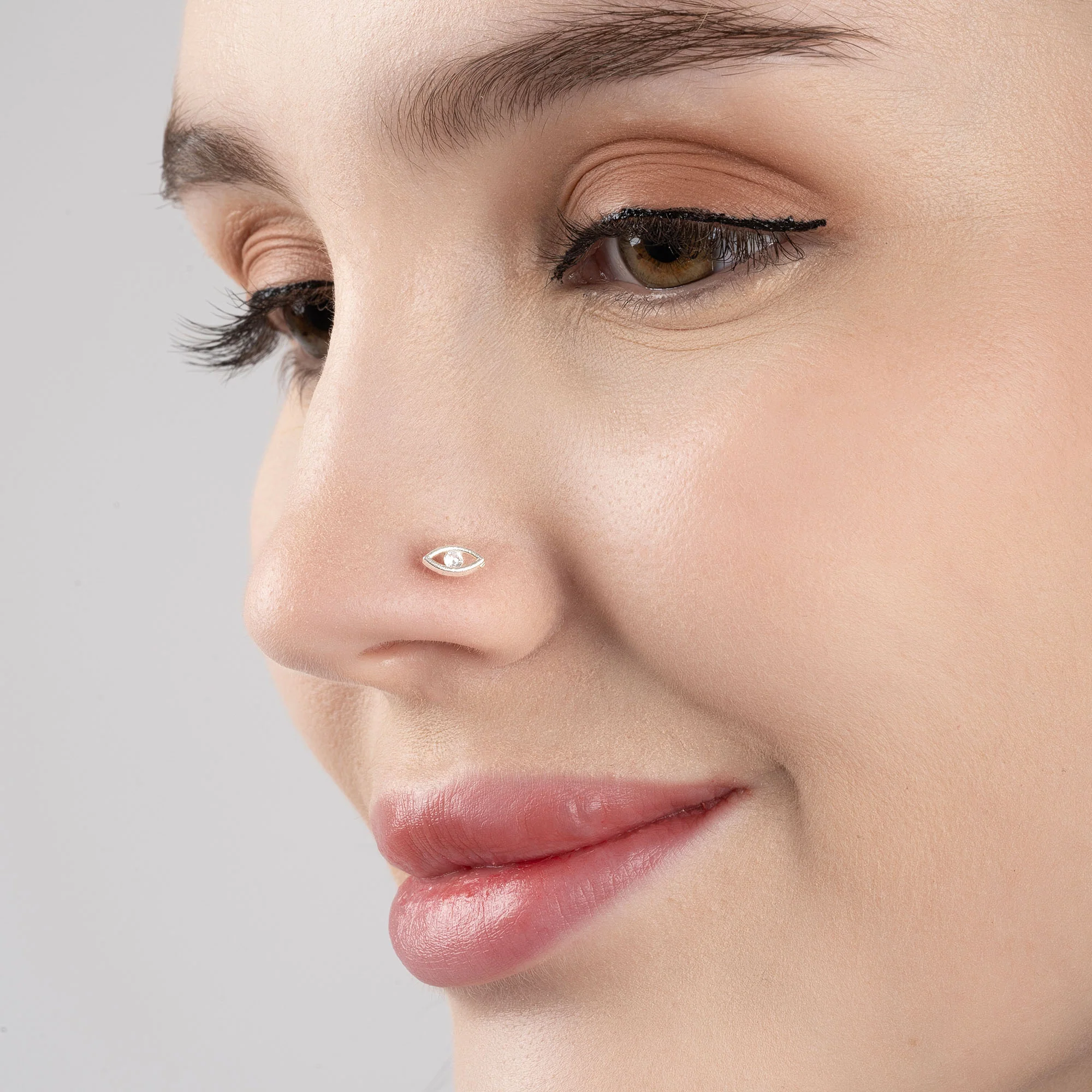 Gleaming Eye Nose Pin - Image 3