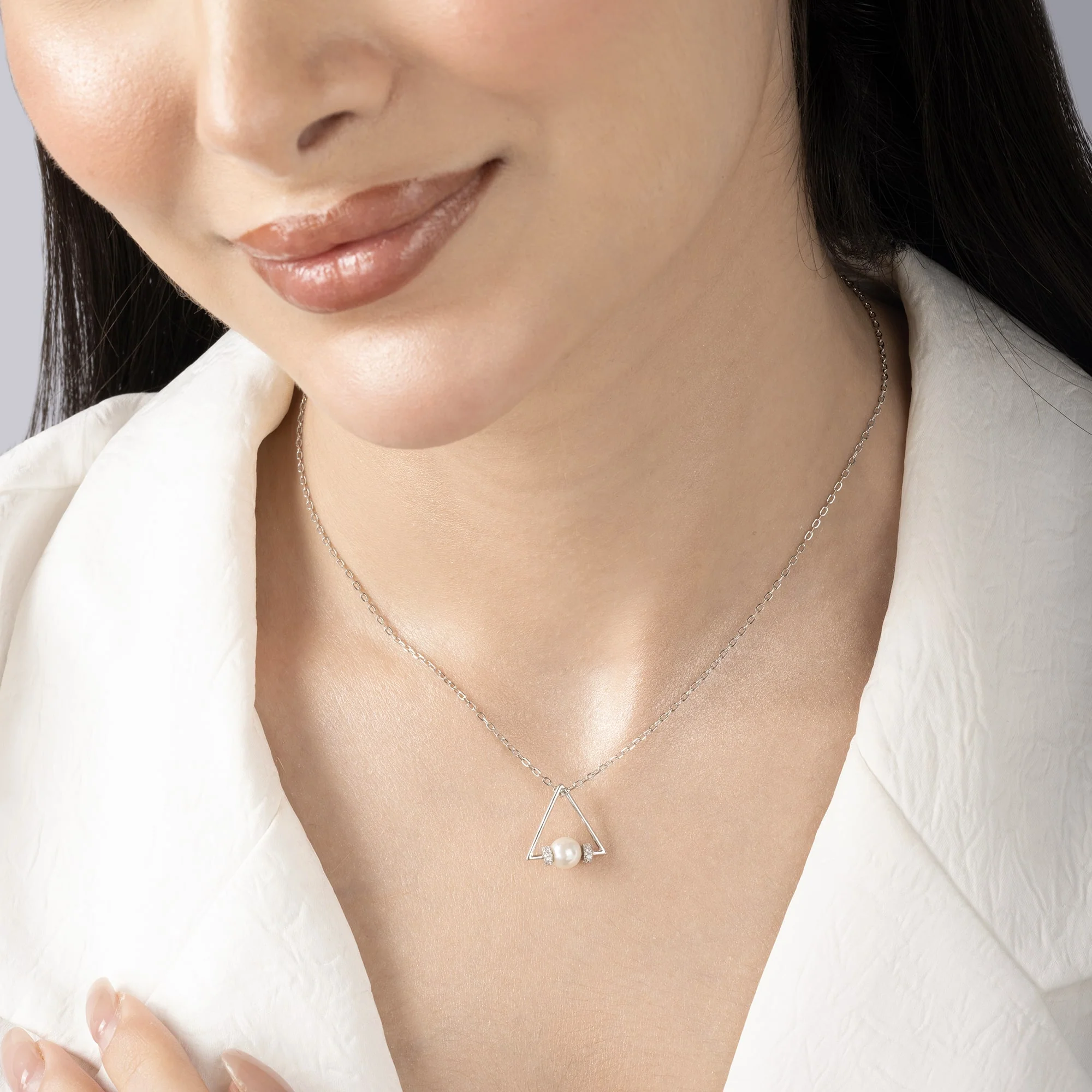 Graceful Triangle Pearl Necklace - Image 4