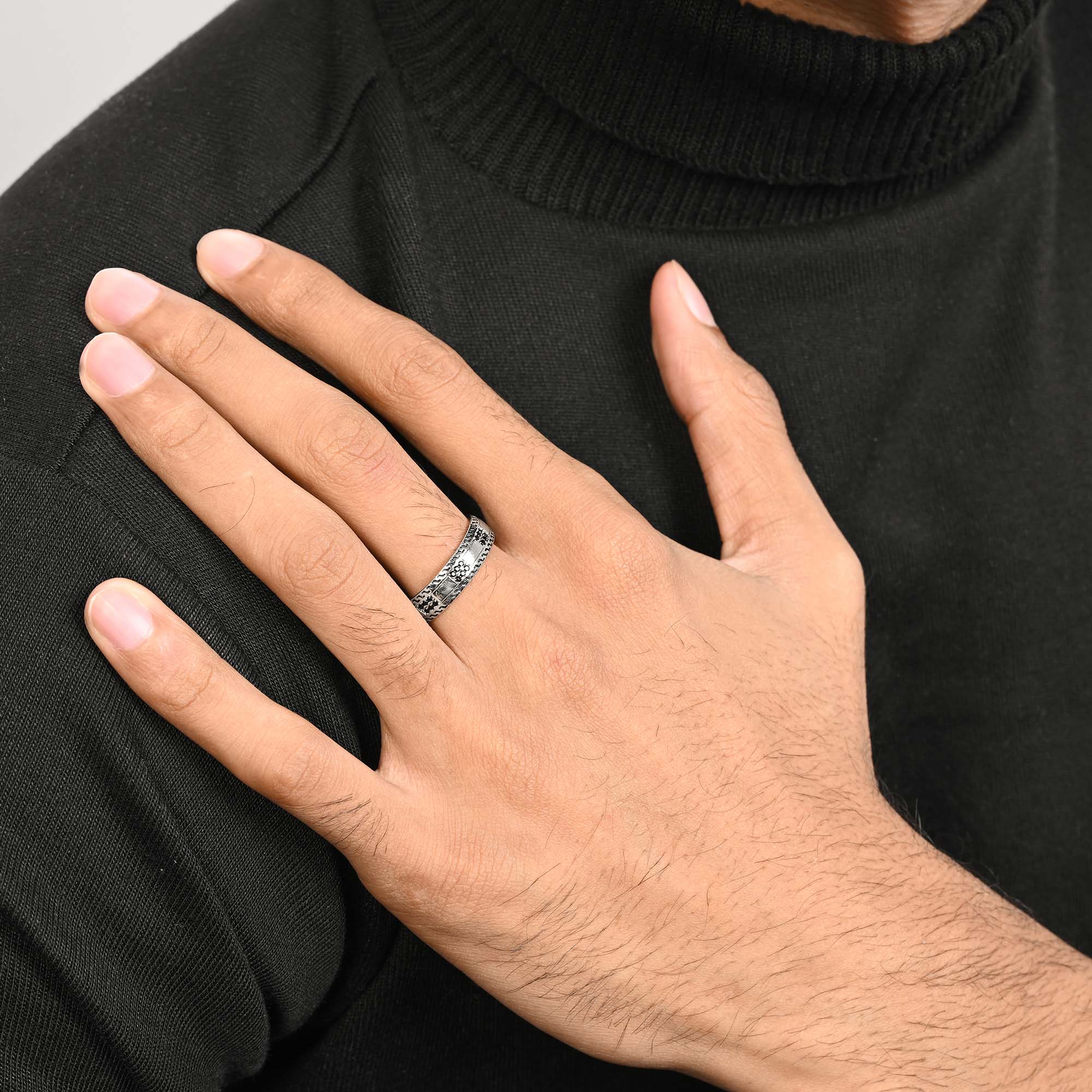 Gridline Textured Silver Ring - Image 3