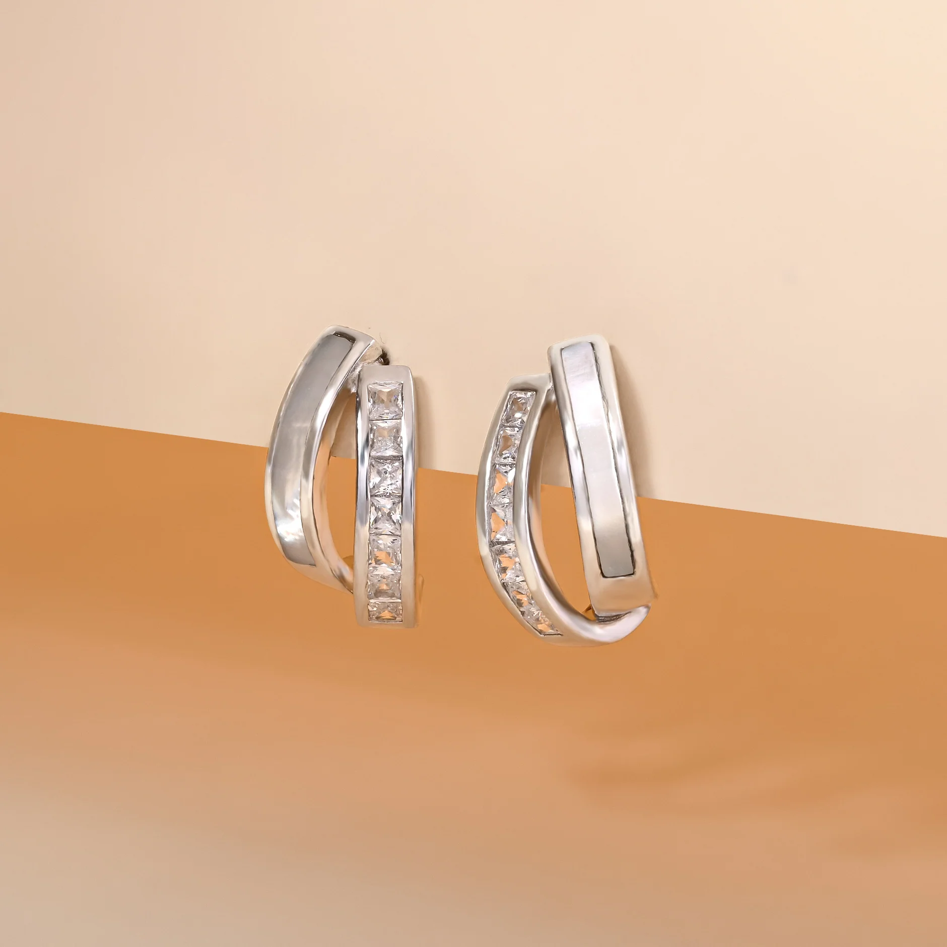 Interlinking Curve Silver Studs - Image 10