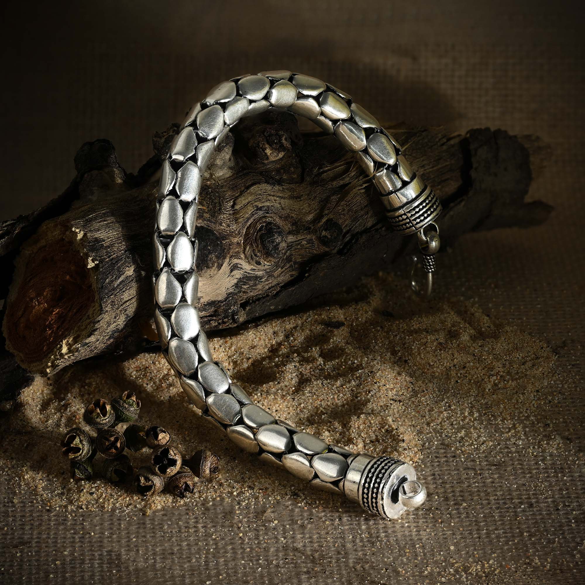 Linked Detailing Textured Silver Kada - Image 2