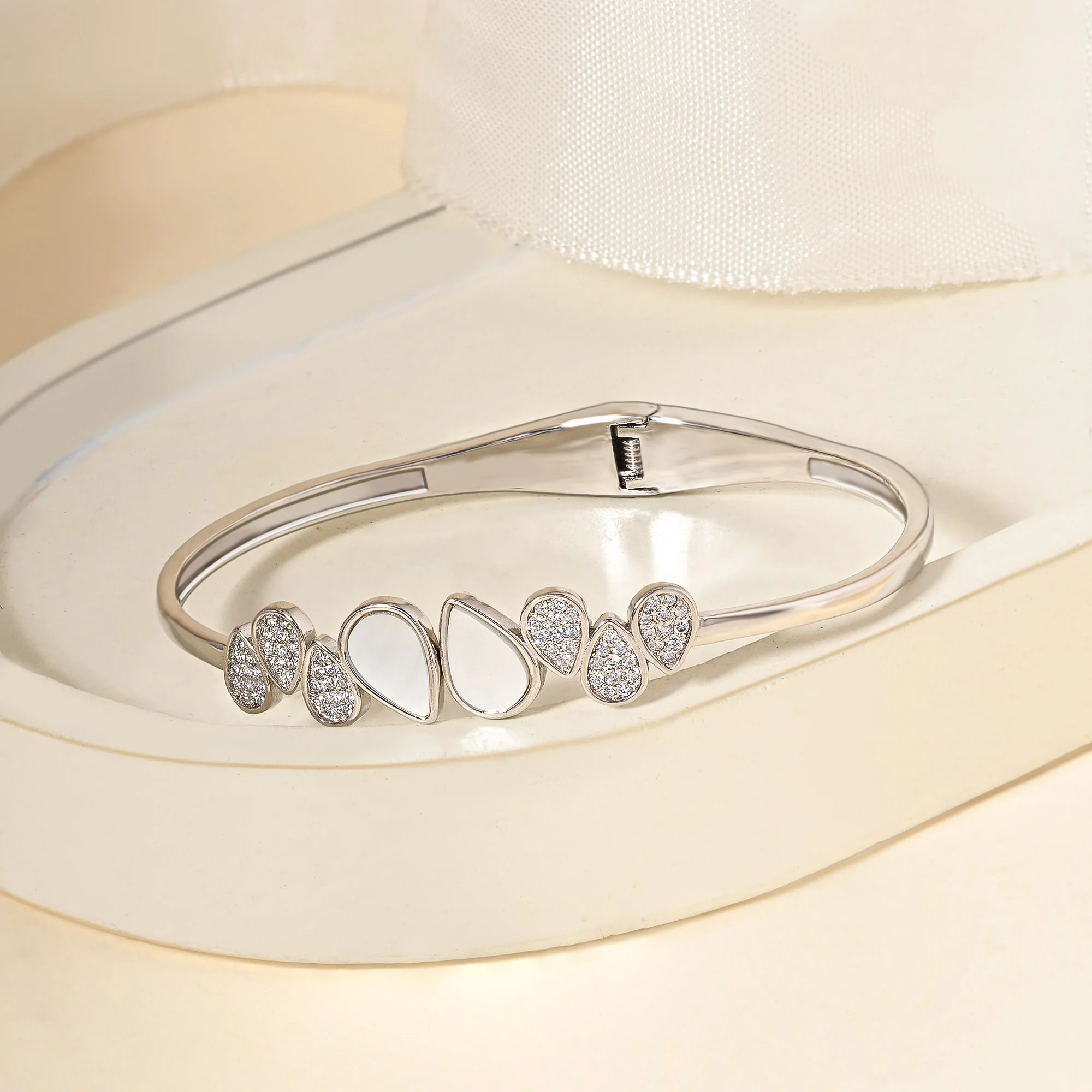 Luminous Ovals Kada - Image 4