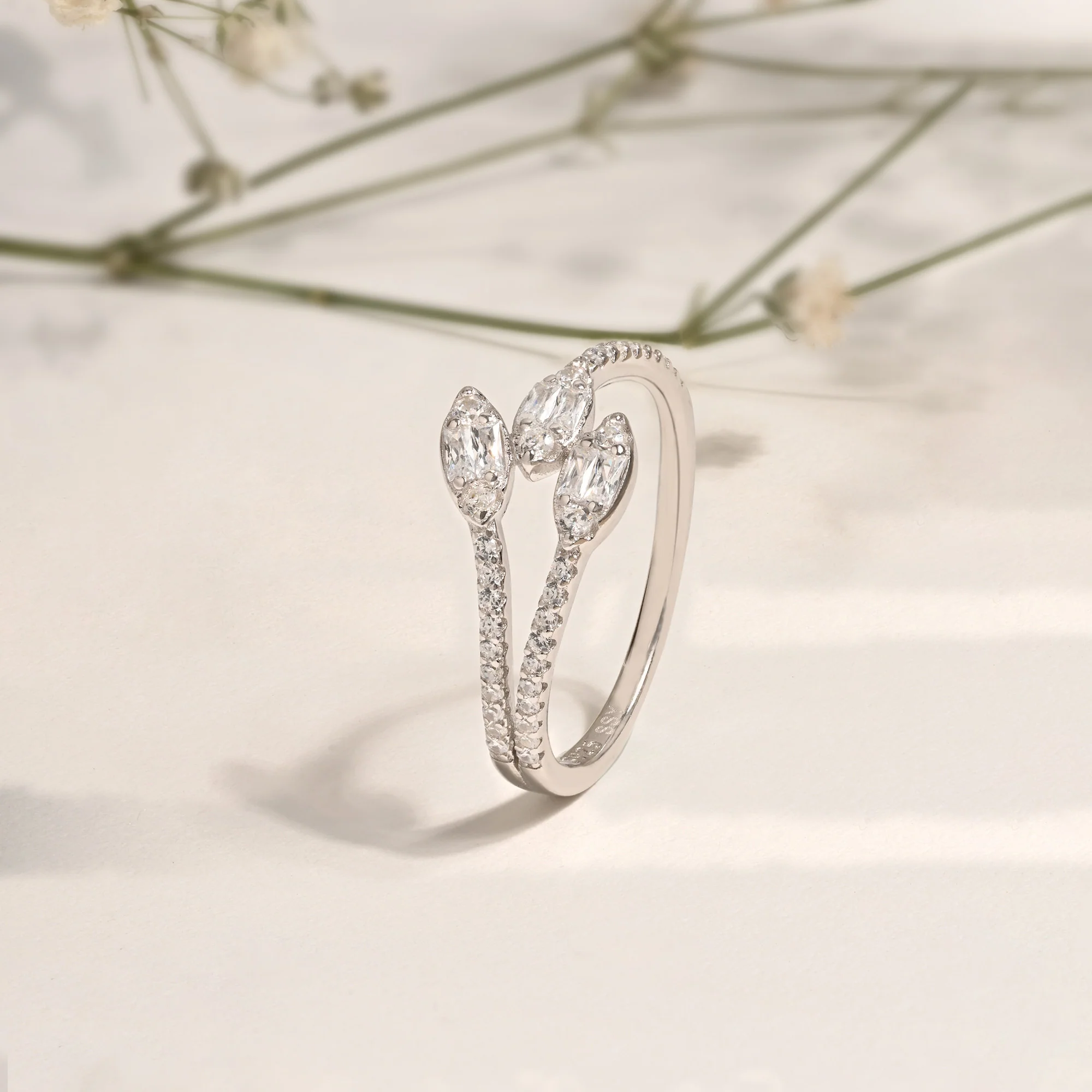Marquise Leaf Trio Split Ring - Image 5