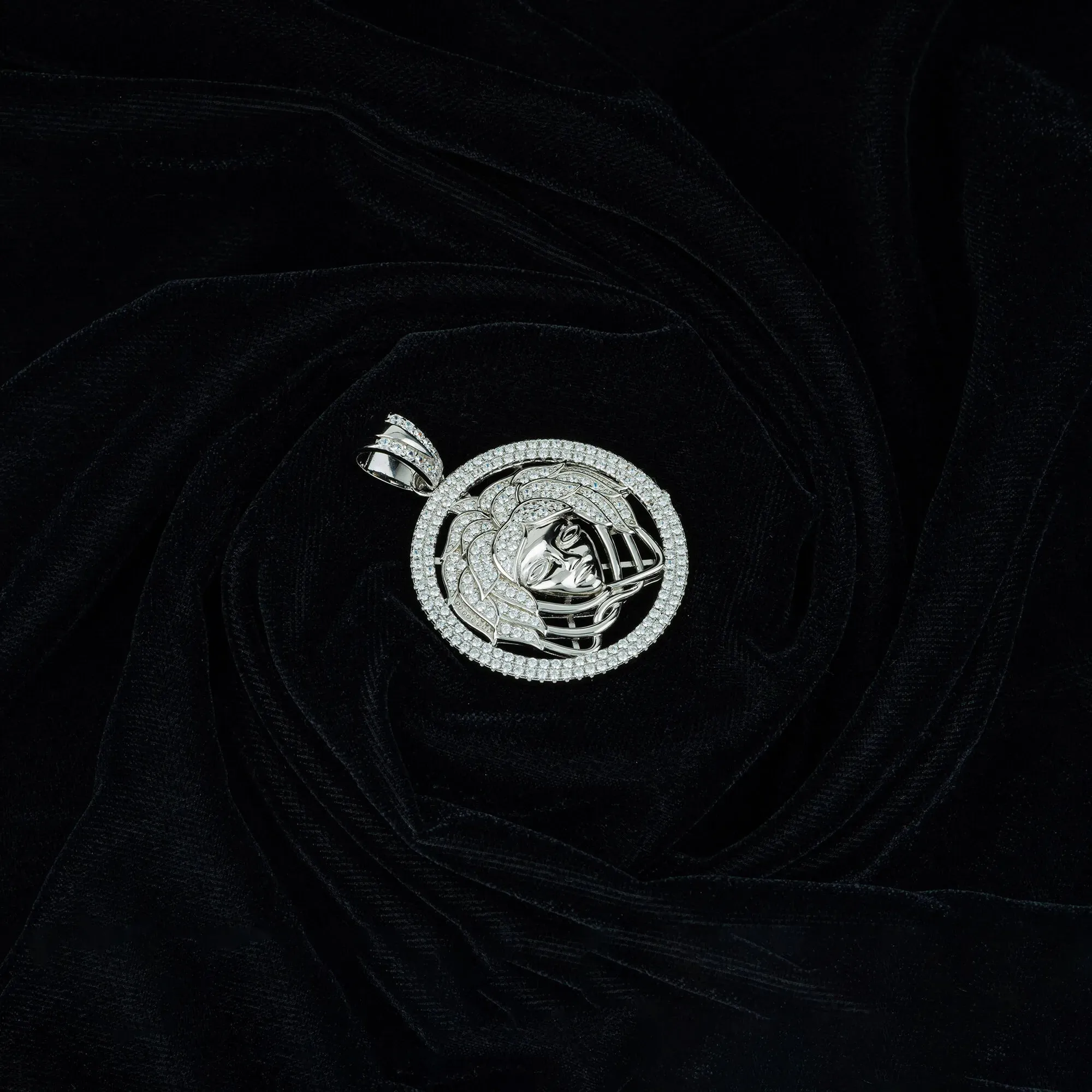 Medusa Legacy Locket - Image 3