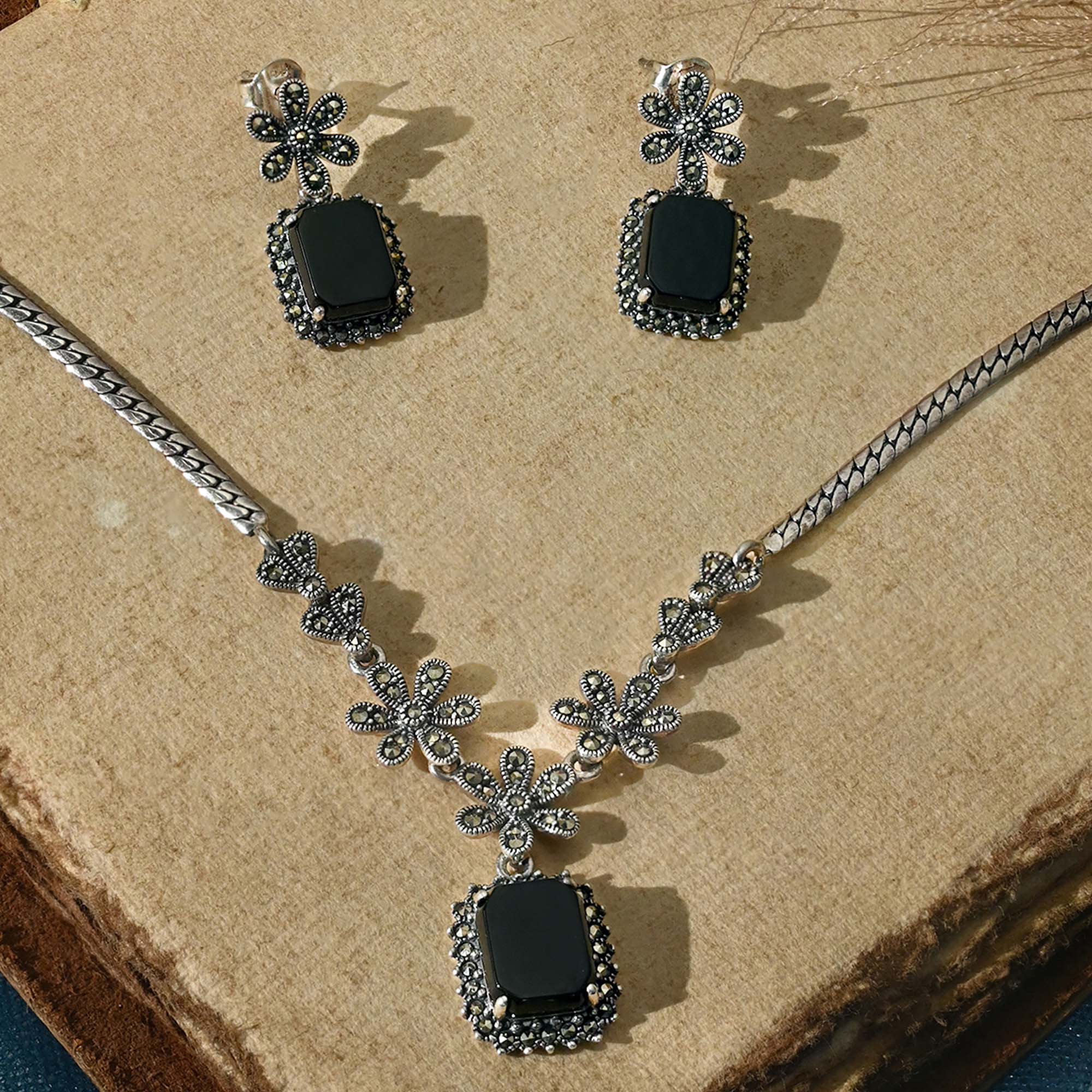 Midnight Bloom Necklace Set - Image 2
