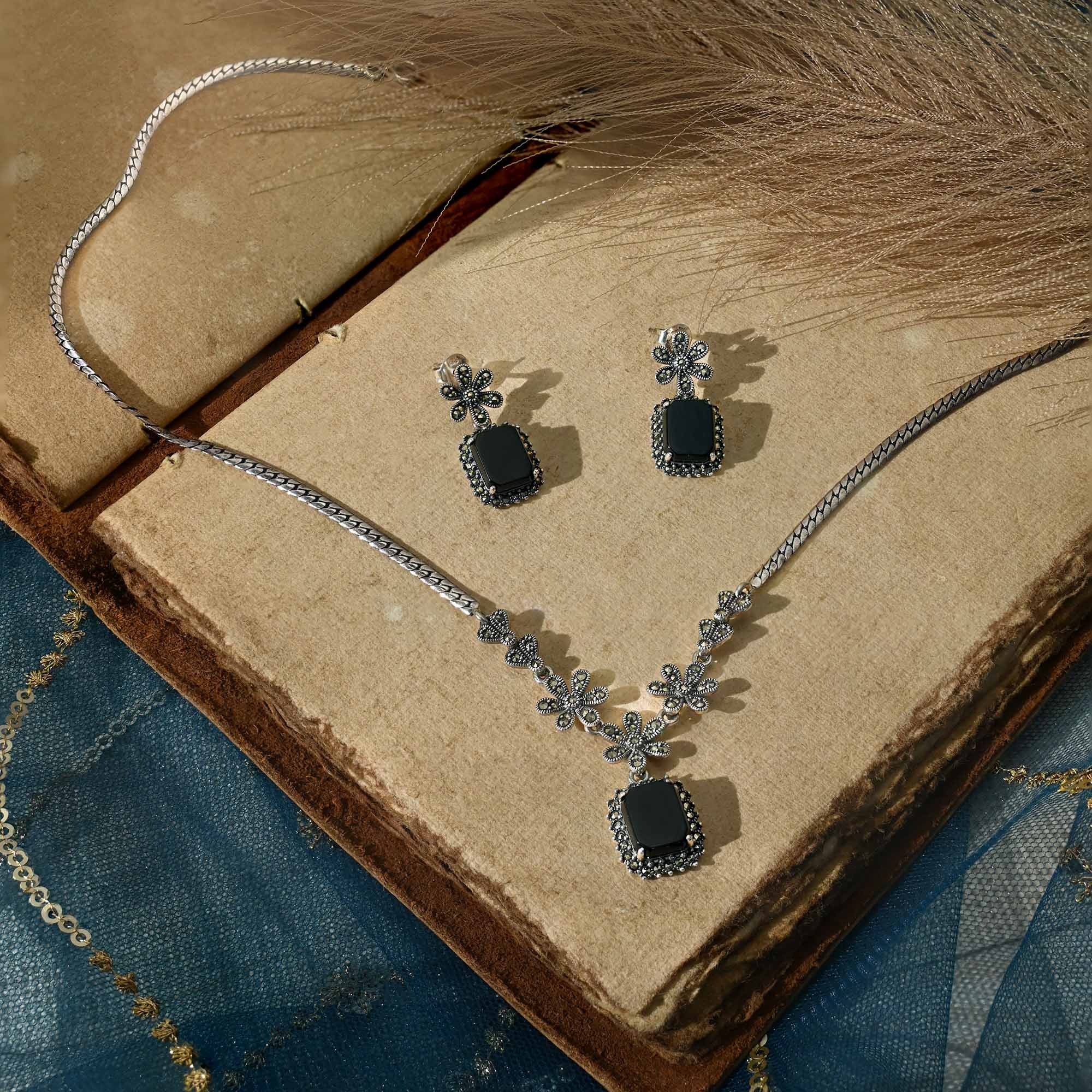 Midnight Bloom Necklace Set - Image 4