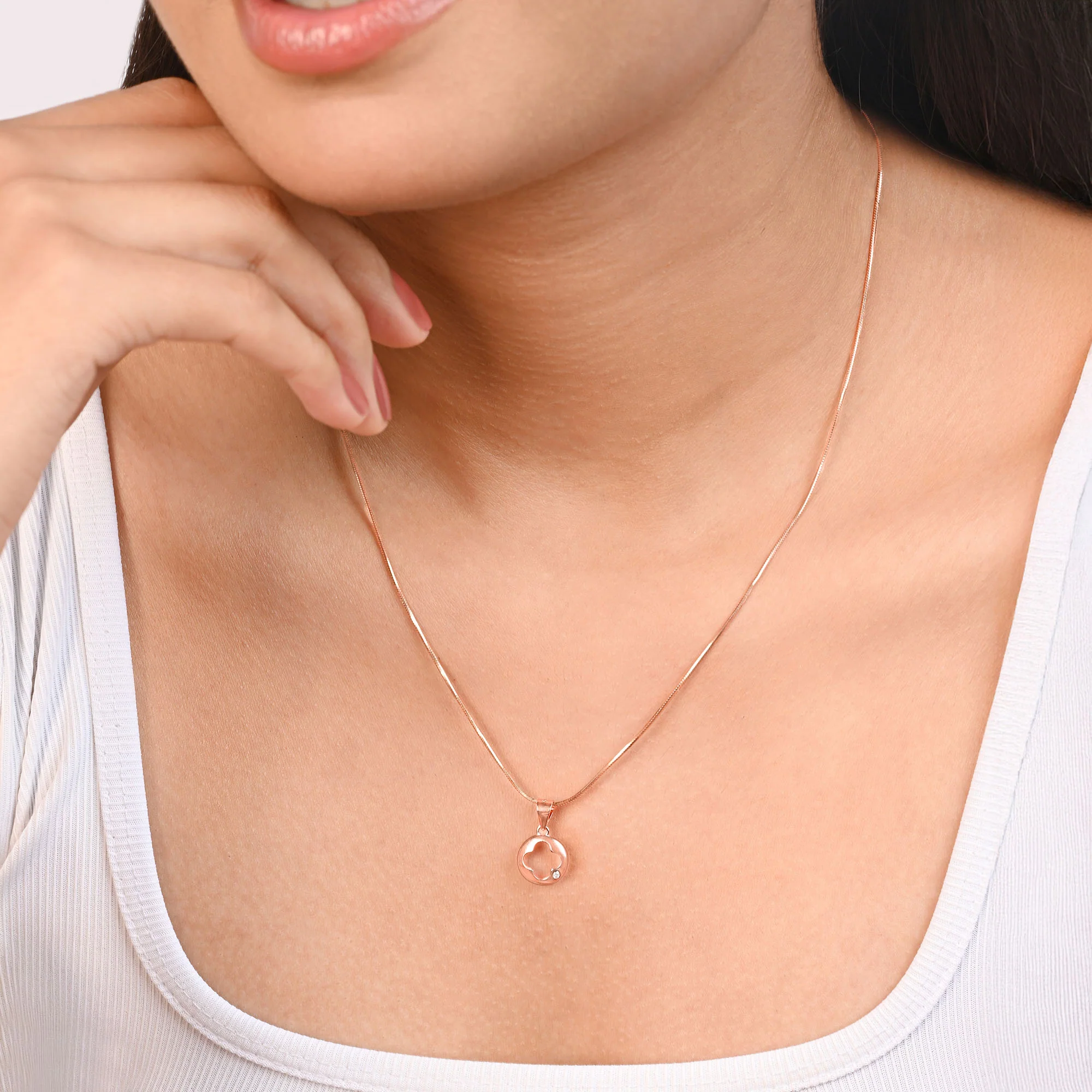 Minimal Clover Silver Pendant - Image 5