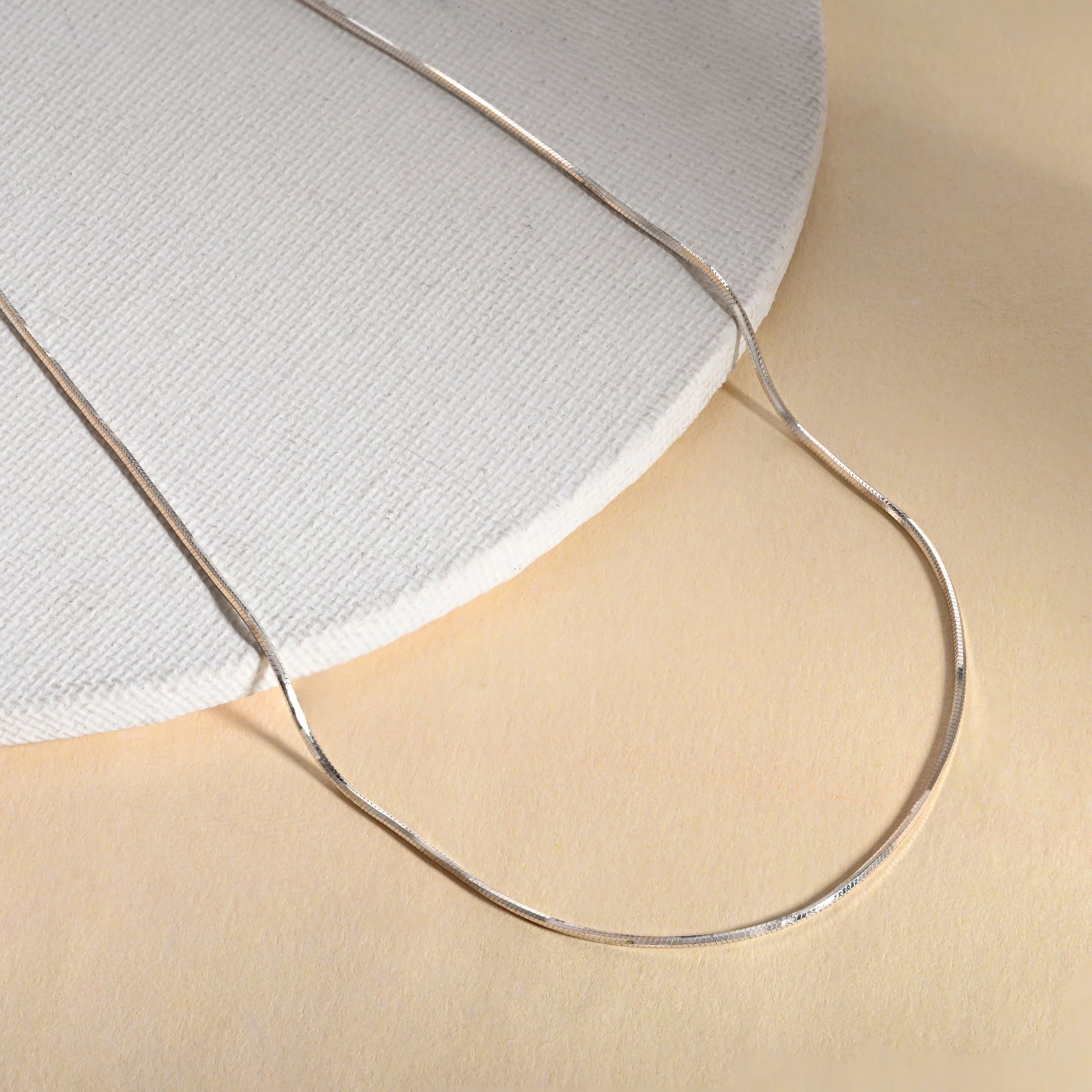 Modern Flat-Link Chain - Image 4