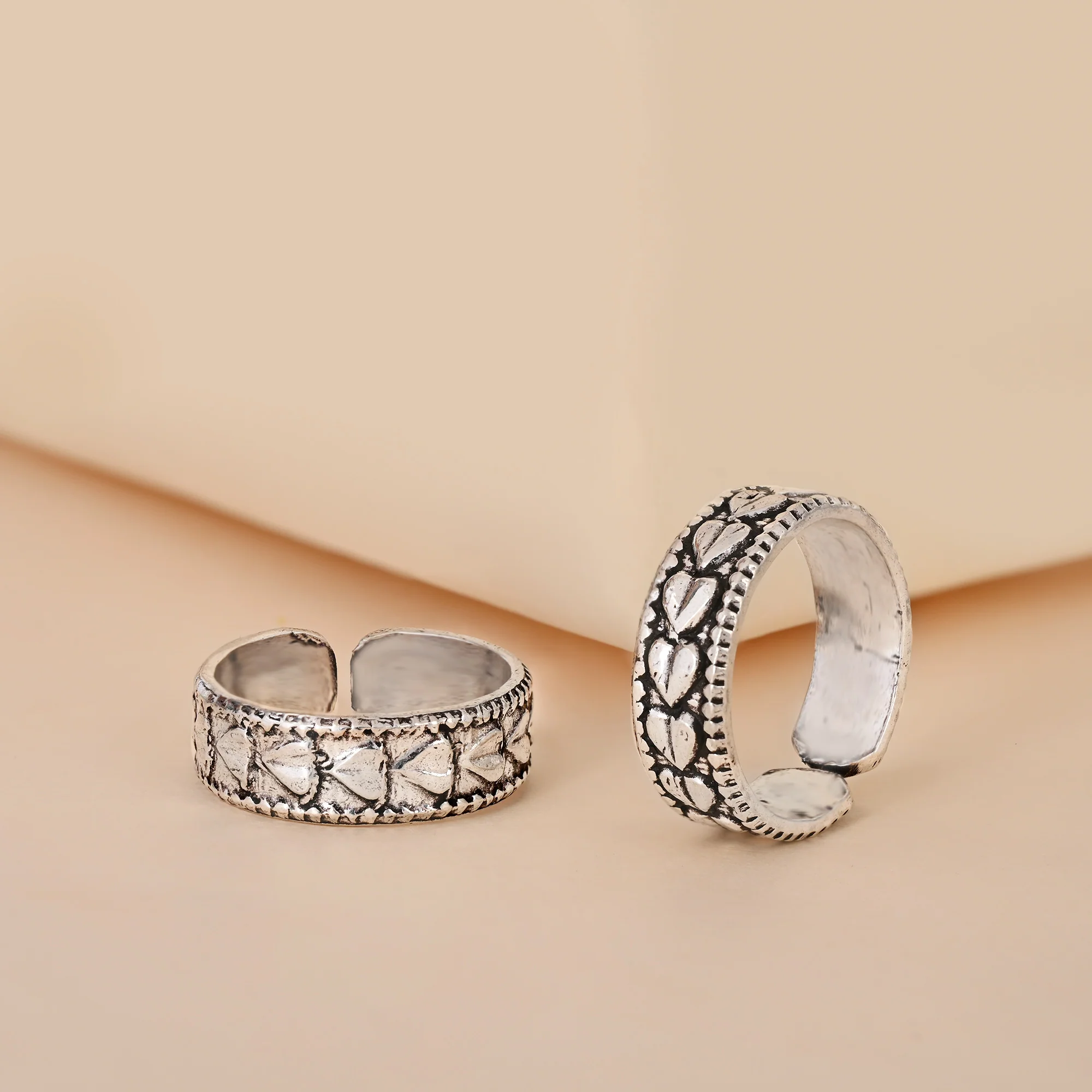 Oxidized Heart Shape Toe Ring