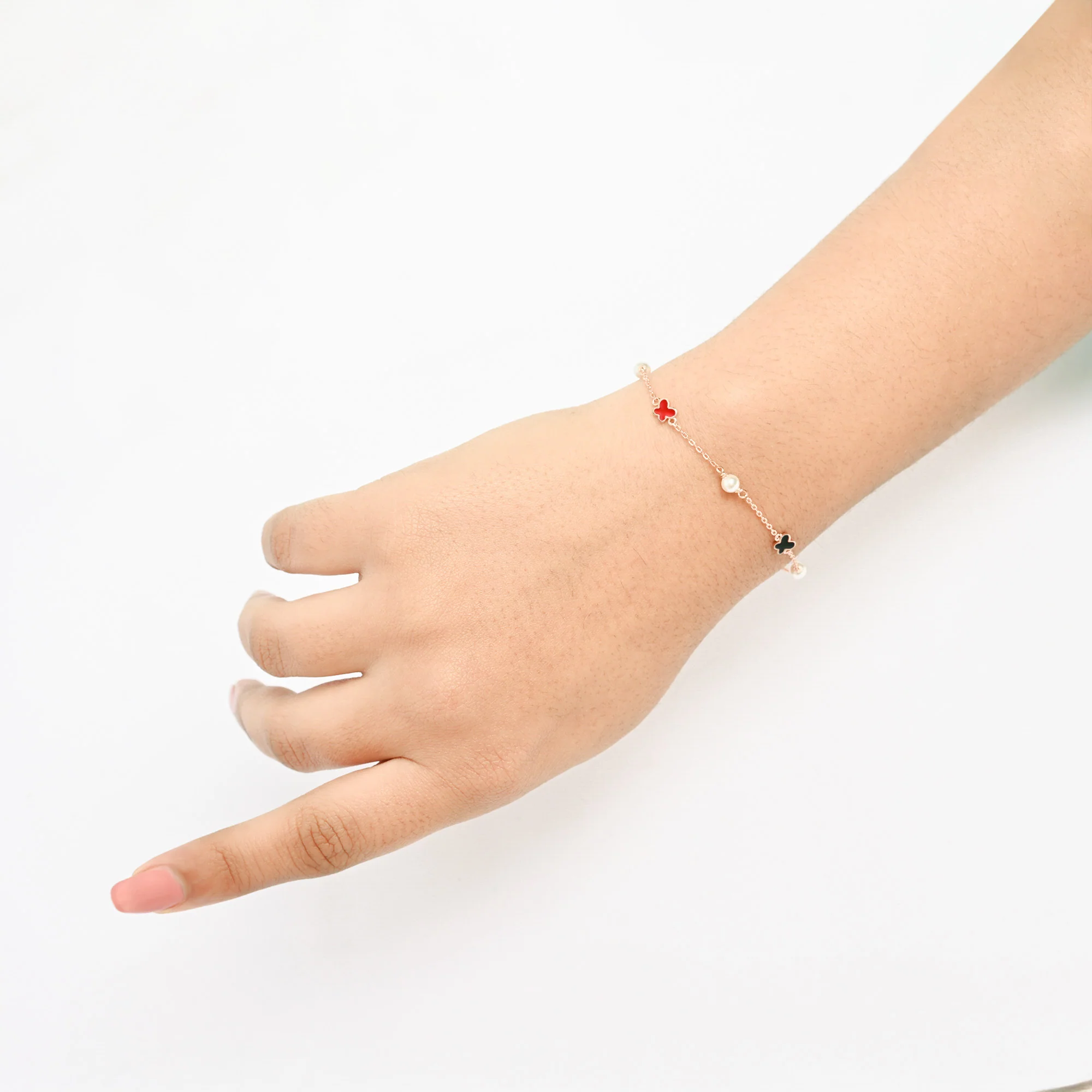 Pearl Clover Chain Bracelet - Image 3