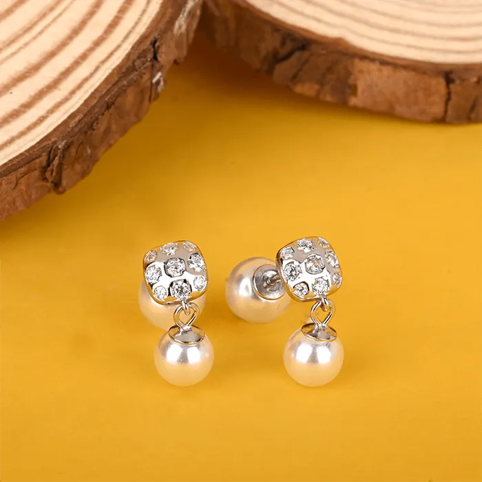 Radiance Pearl Earring - Image 3