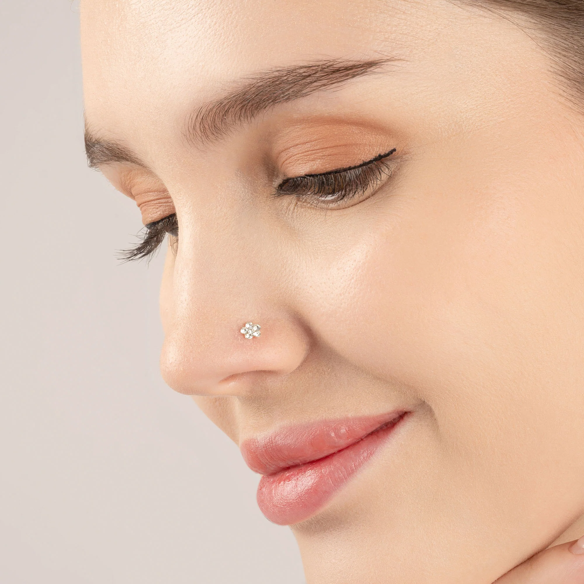 Petal Glow Nose Pin - Image 4