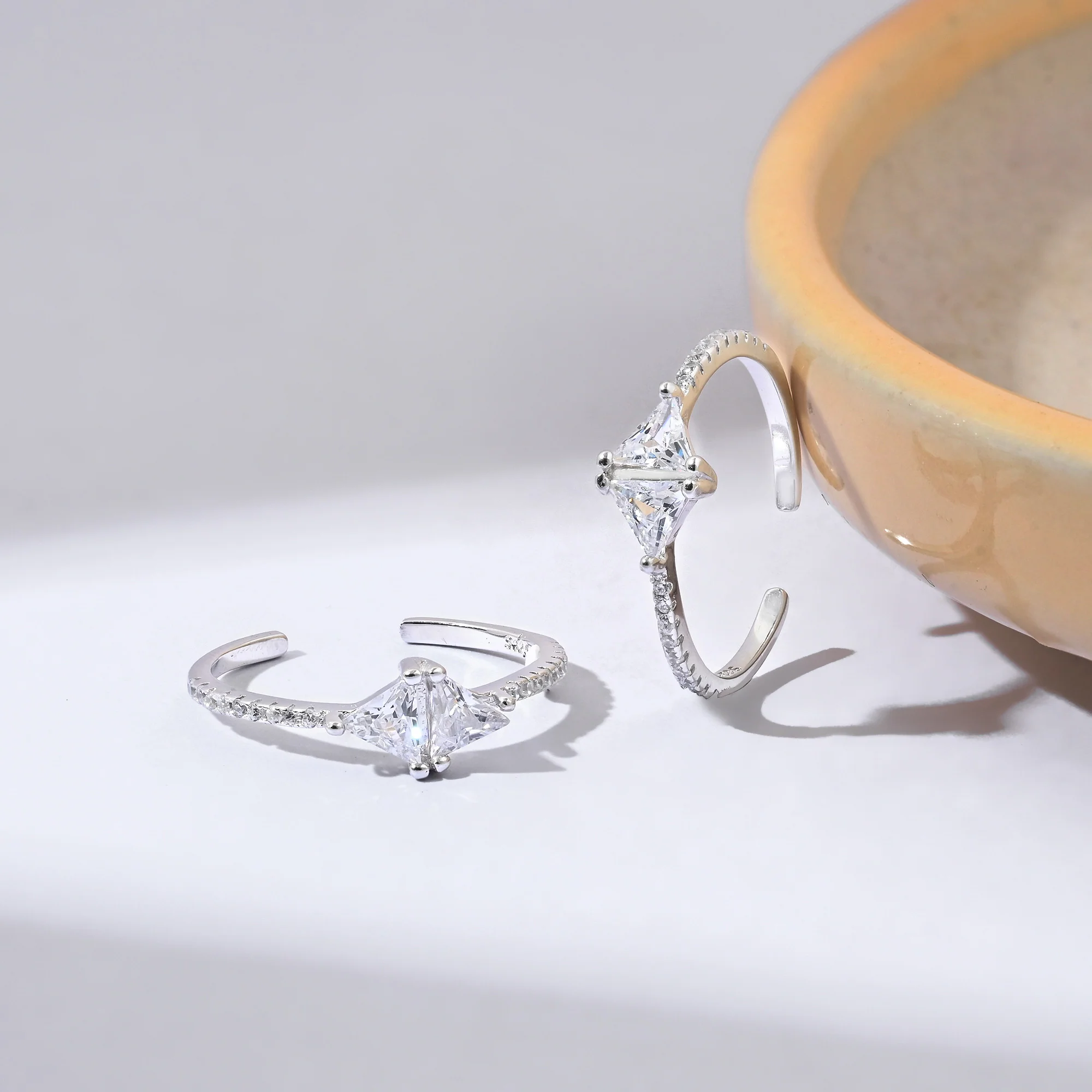 Prism Silver Toe Ring - Image 8