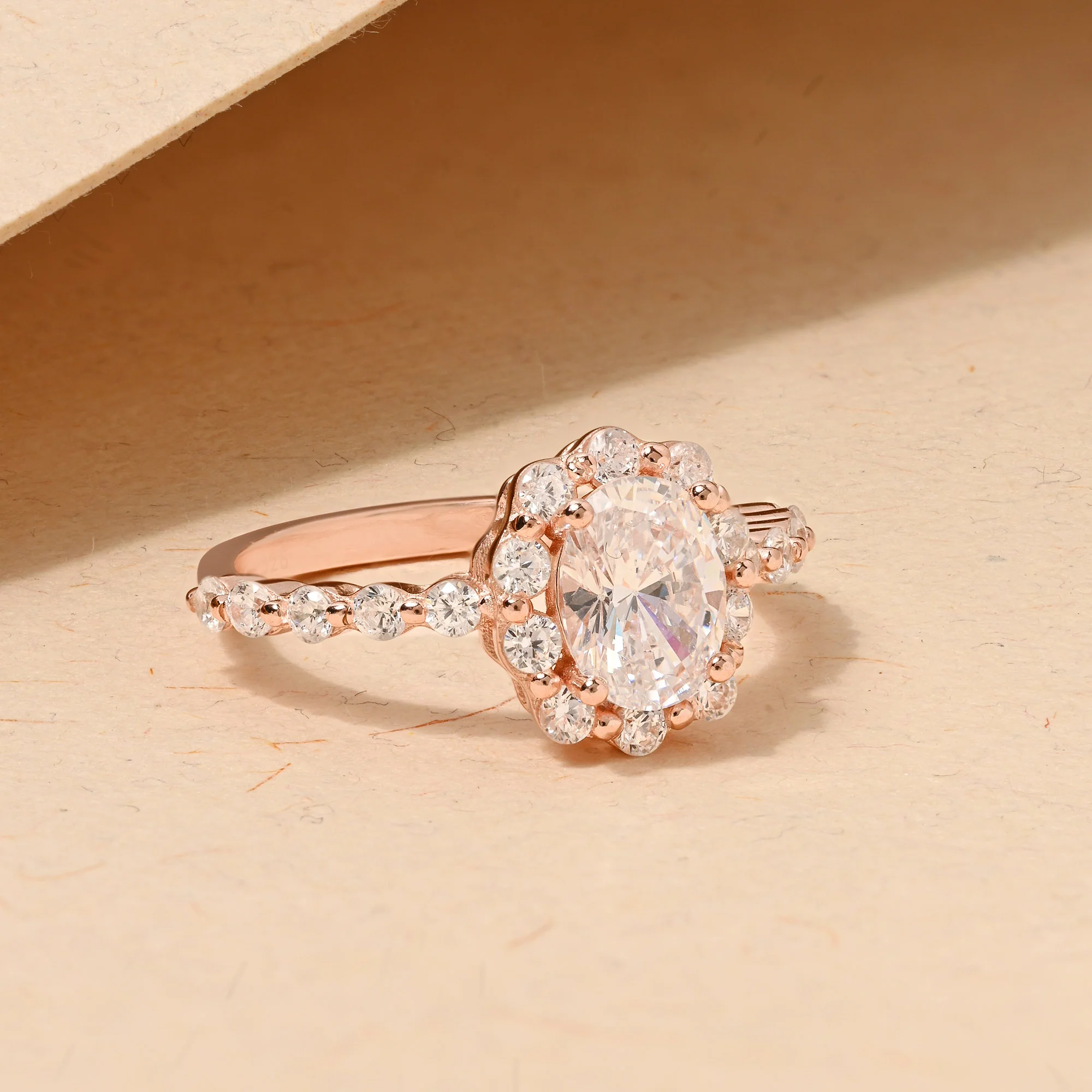Round Cluster Halo Ring