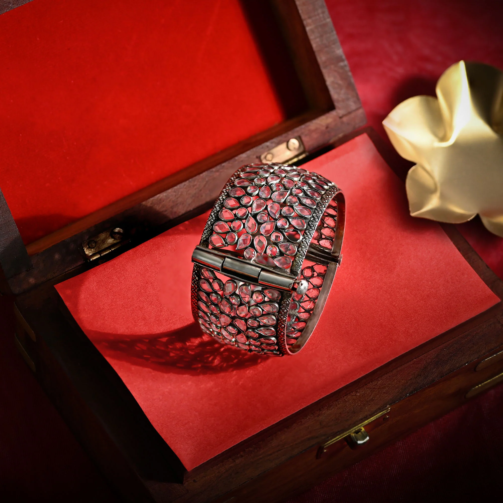 Royal Polki Stone Cluster Kada - Image 5