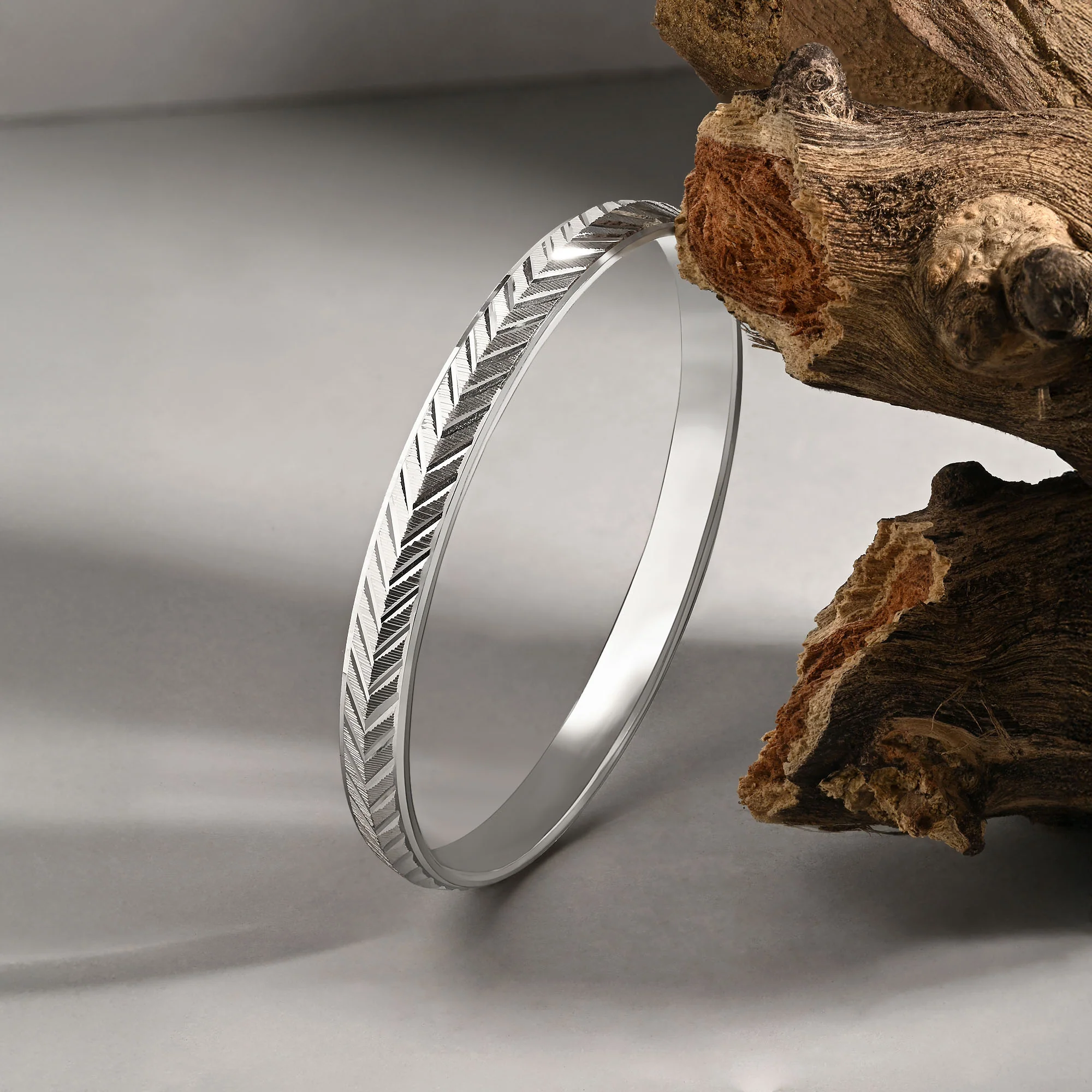 Silver Chevron Engraved Kada