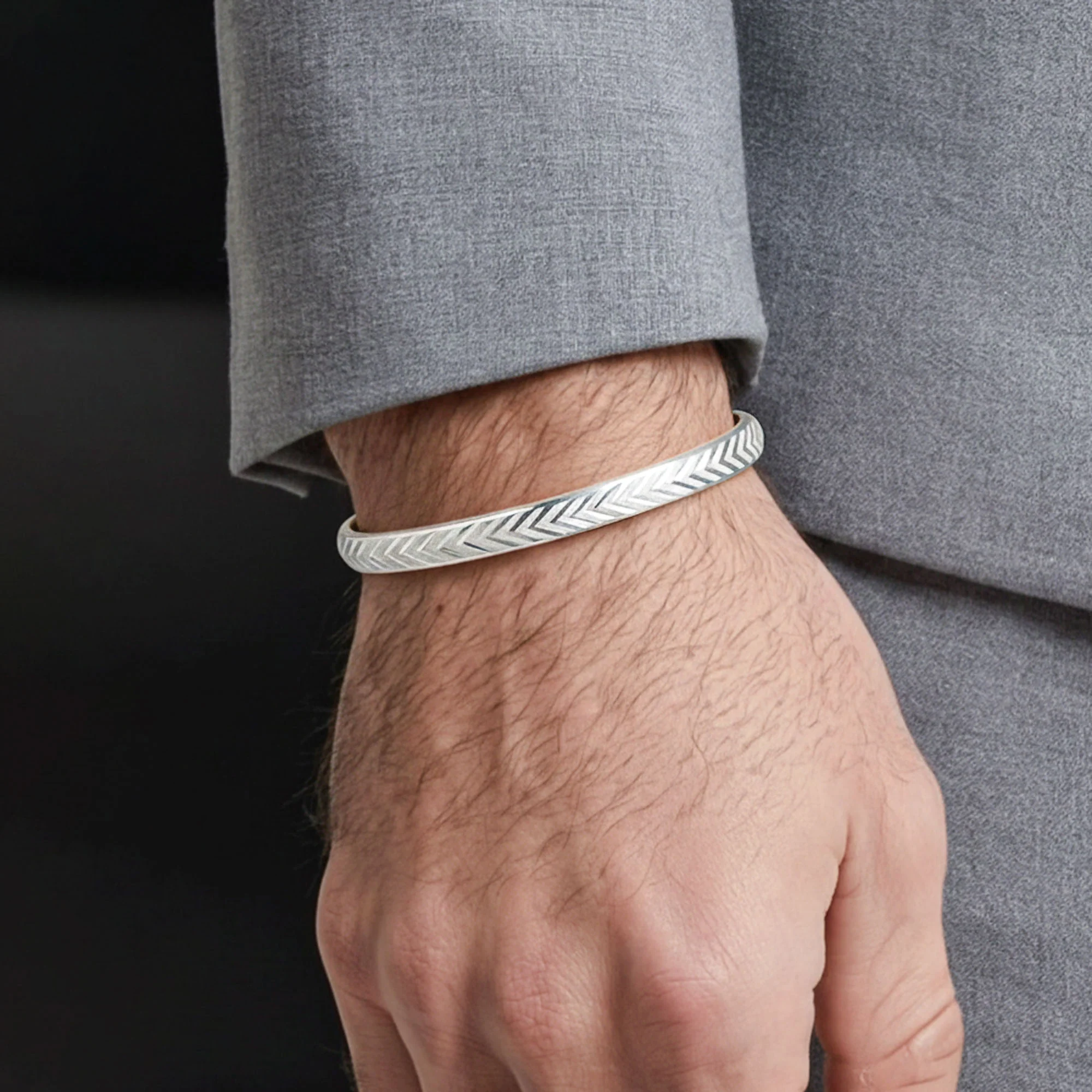 Silver Chevron Engraved Kada - Image 3
