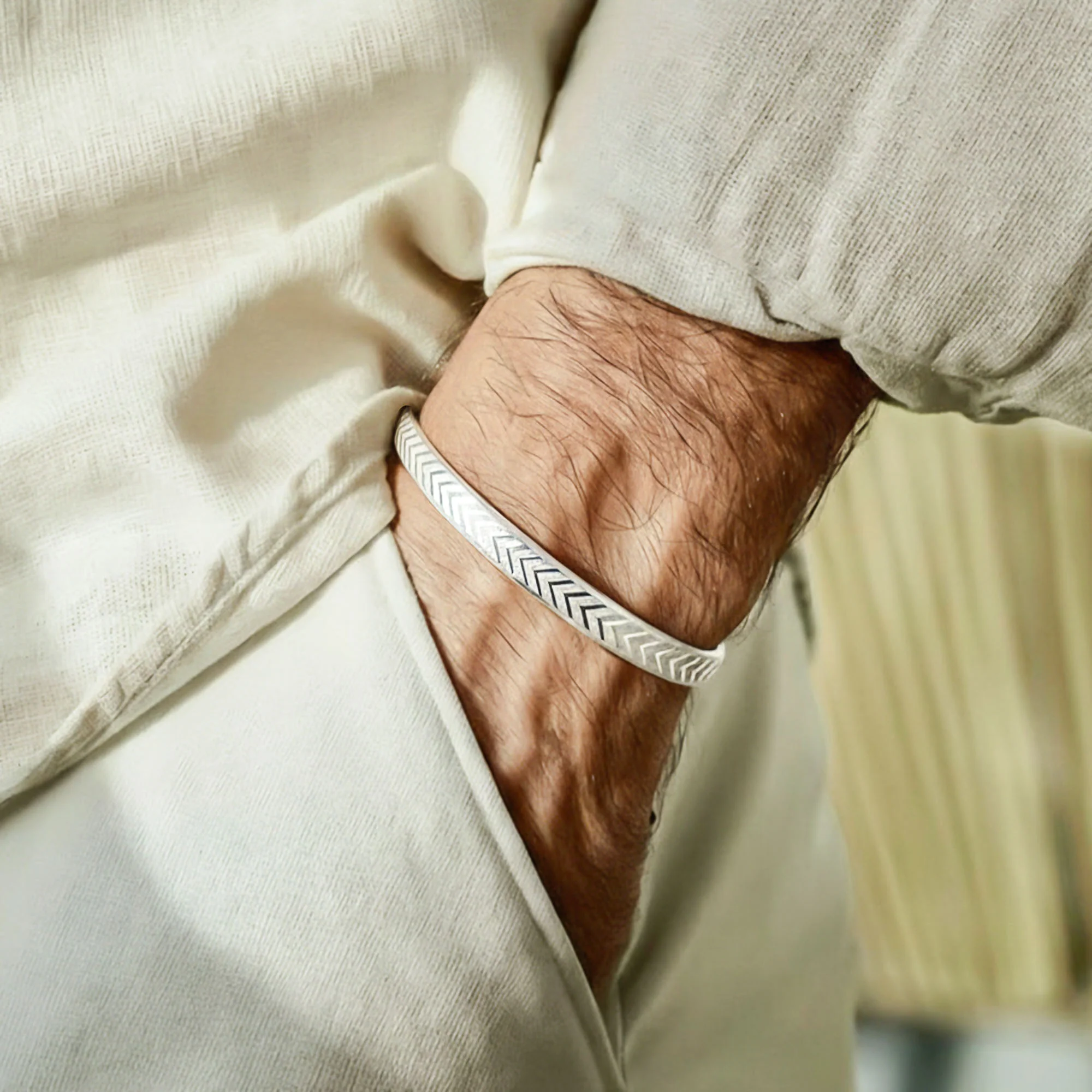Silver Chevron Engraved Kada - Image 5