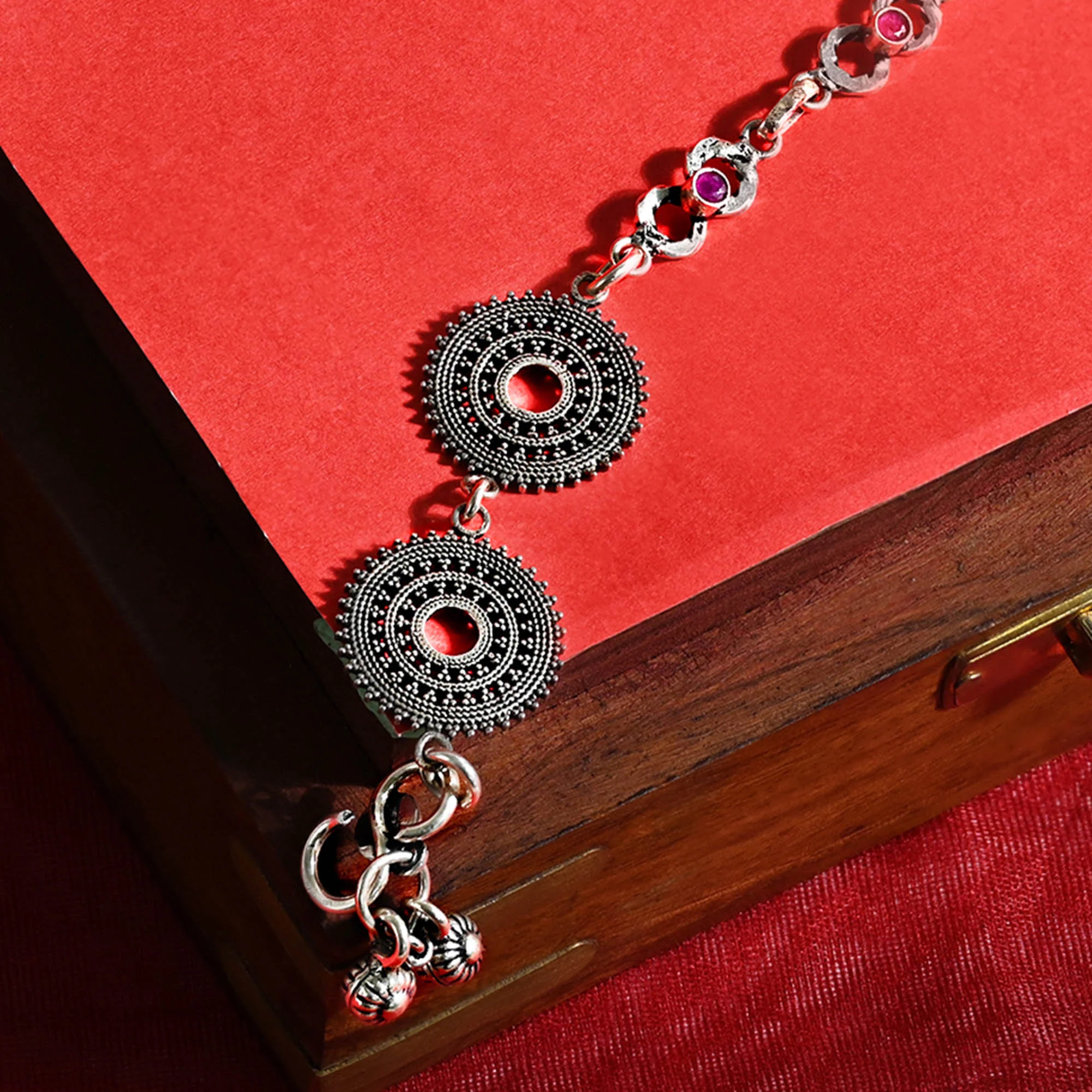 Silver Circular Motif Anklet - Image 4