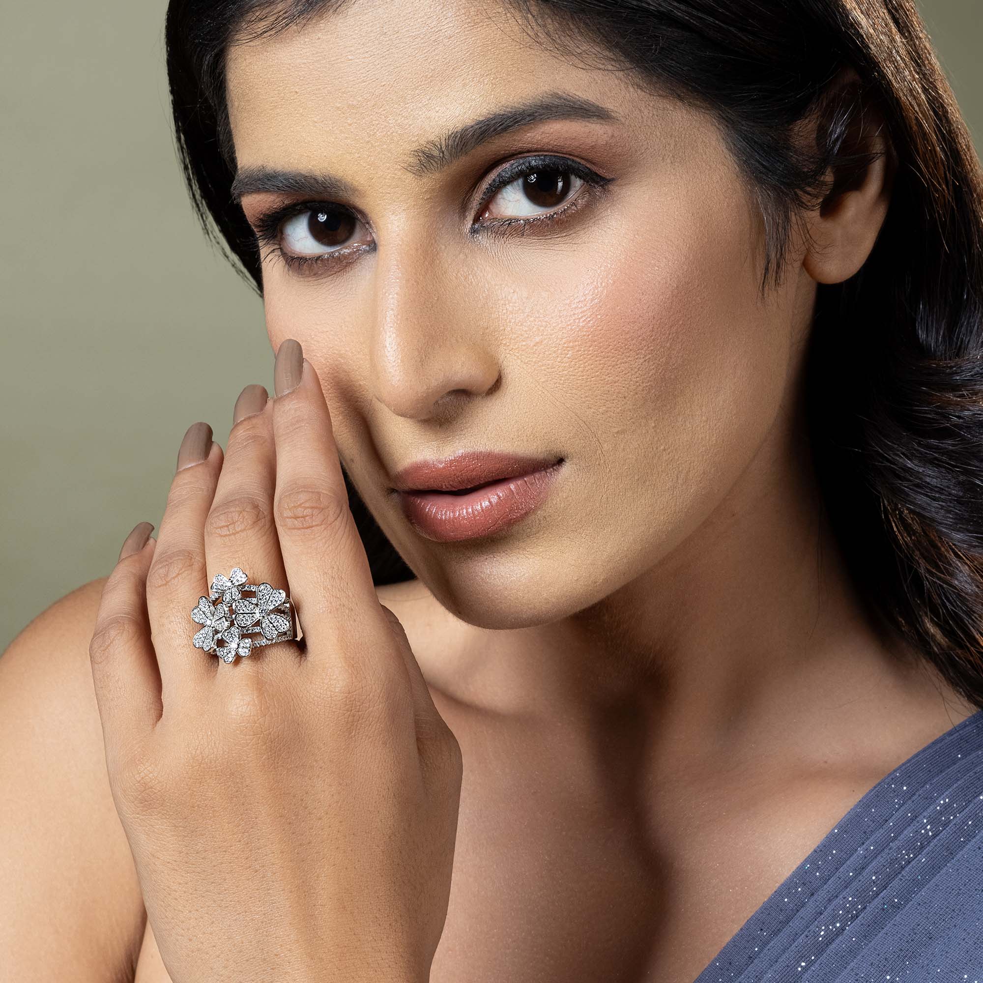 Silver Floral Cluster Ring - Image 3
