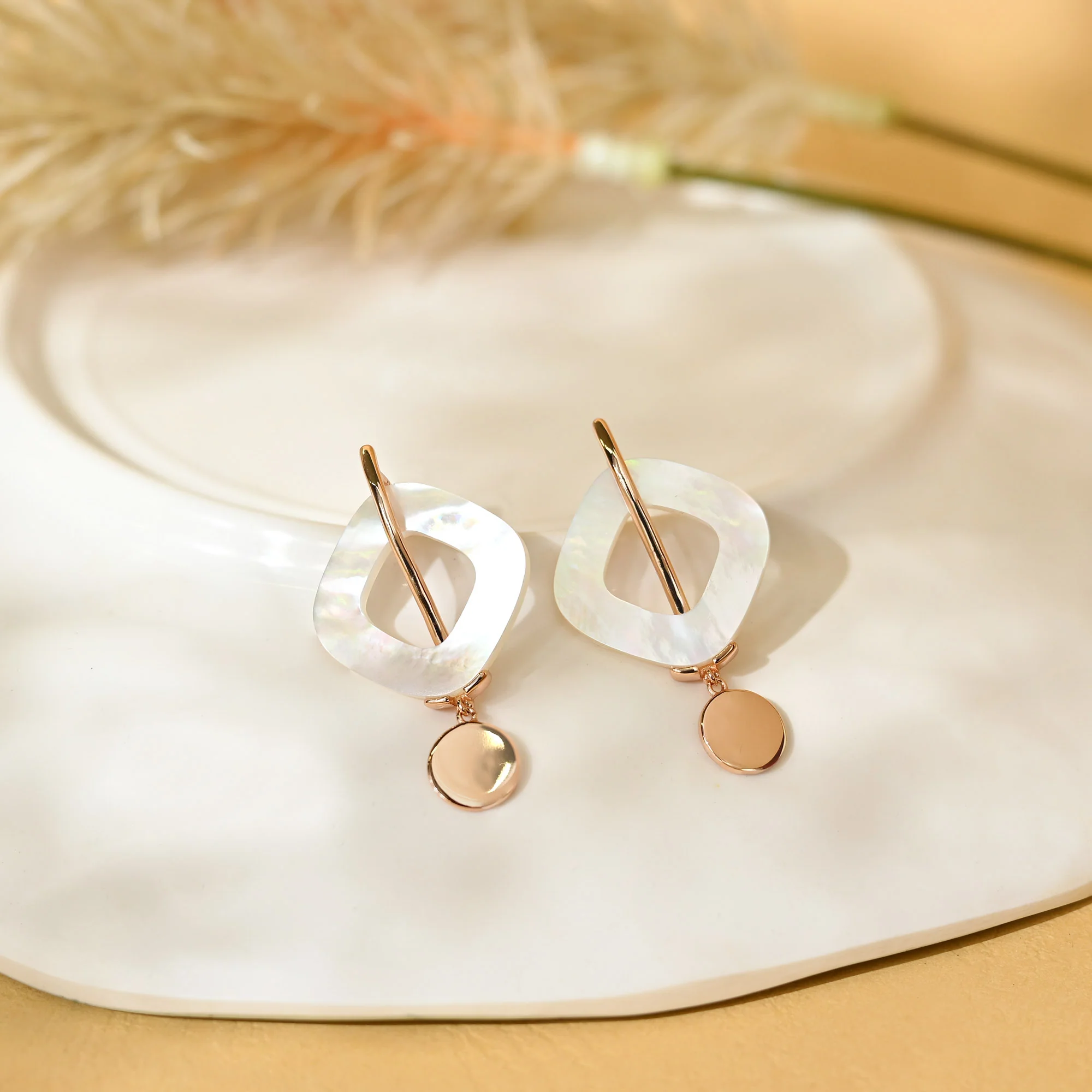 Sleek Statement Dangler - Image 5
