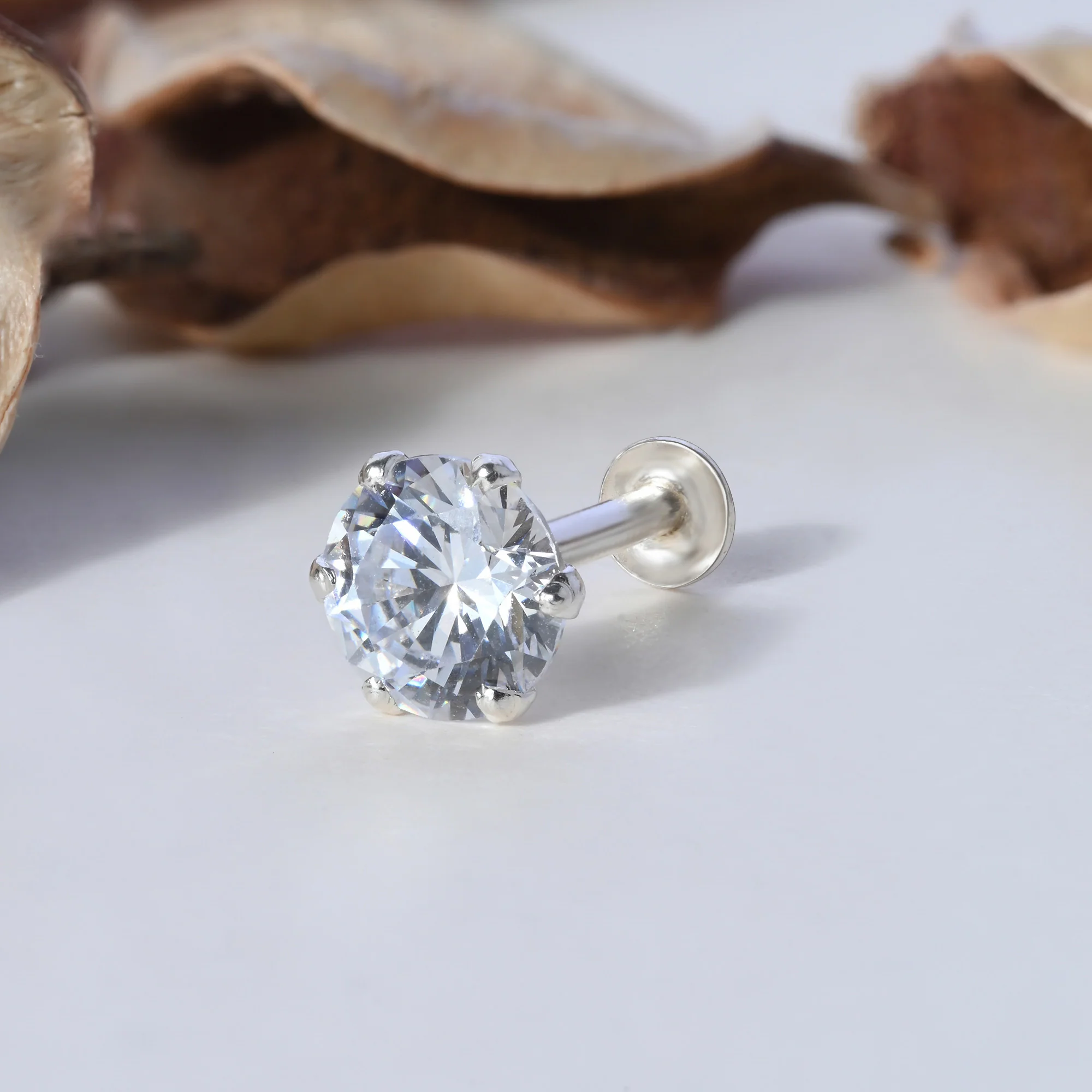 Solitaire Glow Silver Nose Pin