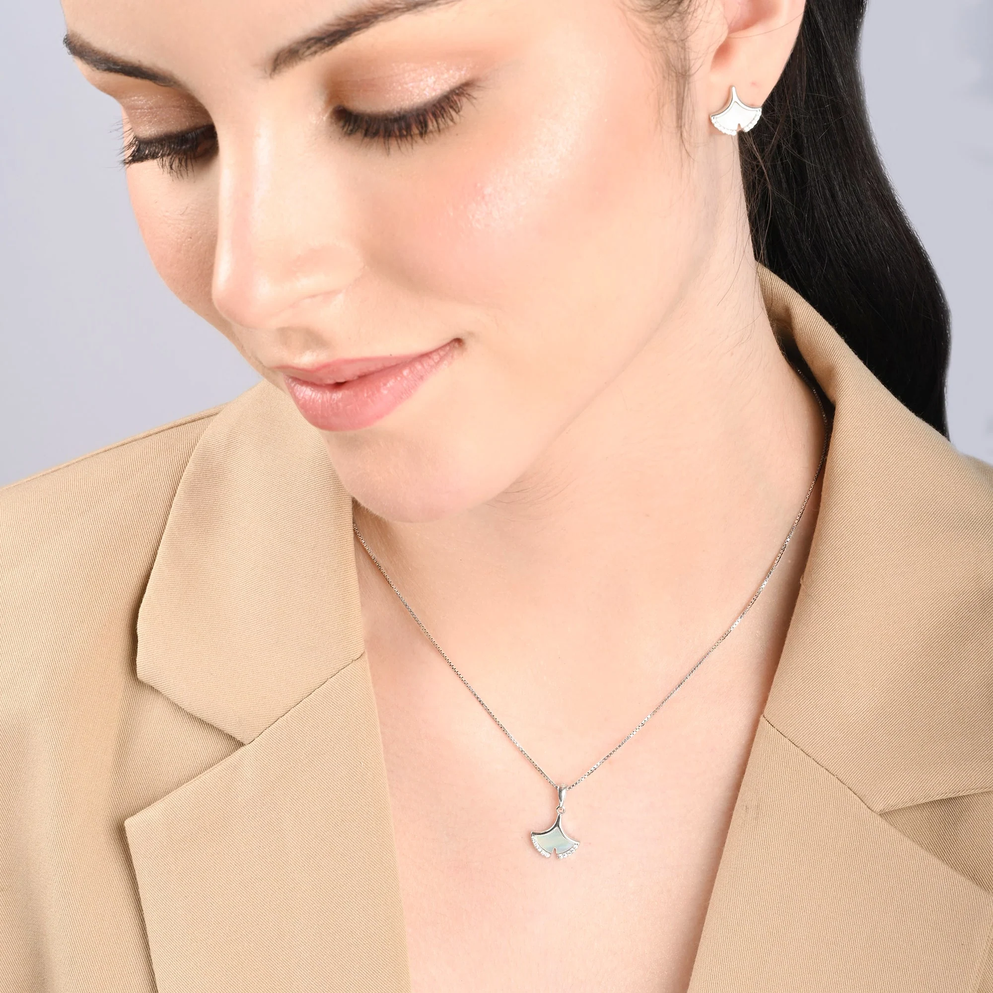 Splendor Seashell Pendant Set - Image 10