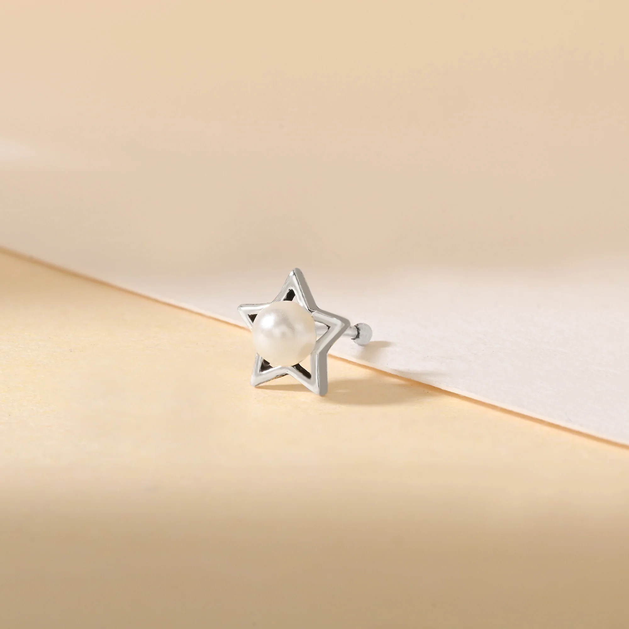 Starry Pearl Spark Nose Pin