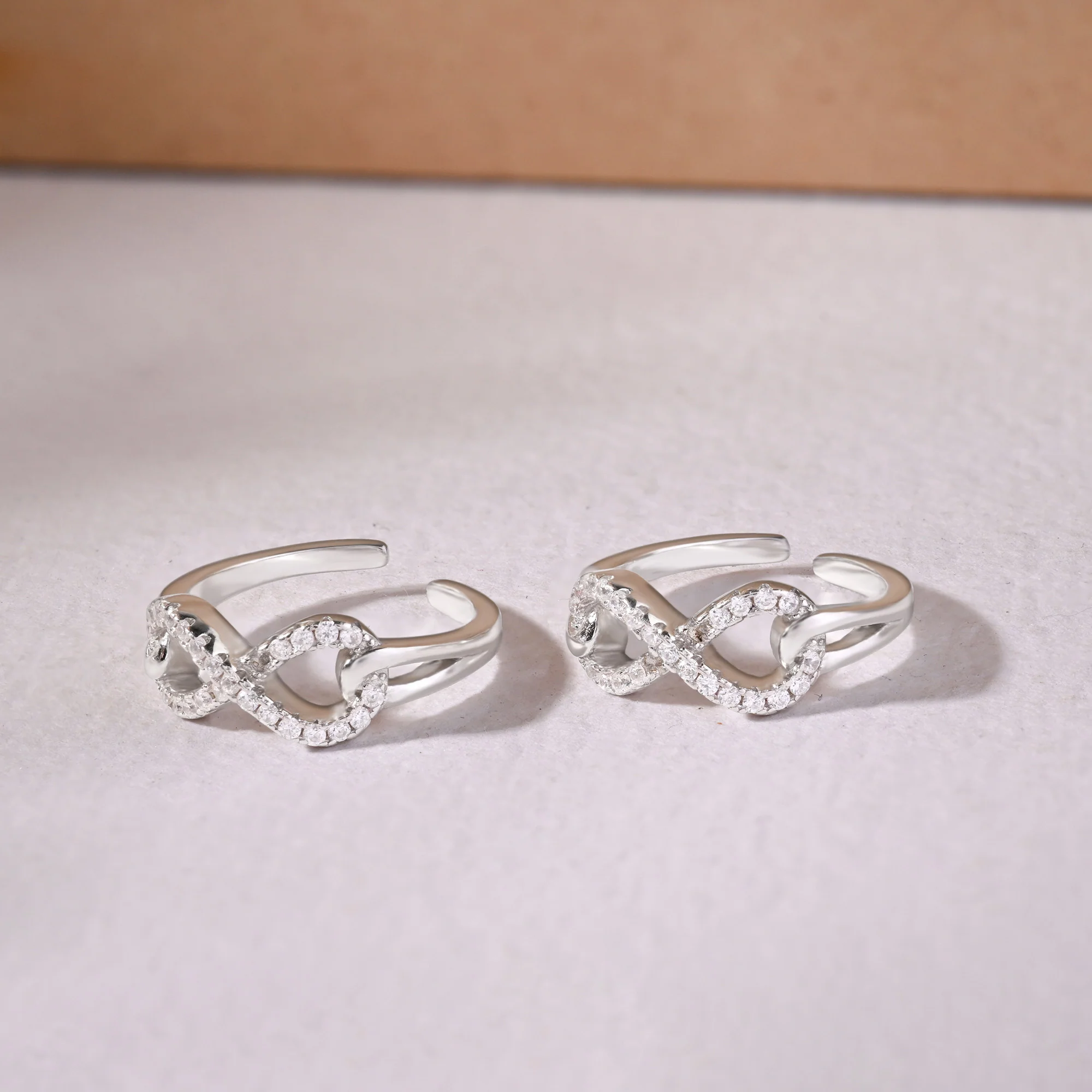 Stone Infinity Toe Ring - Image 8