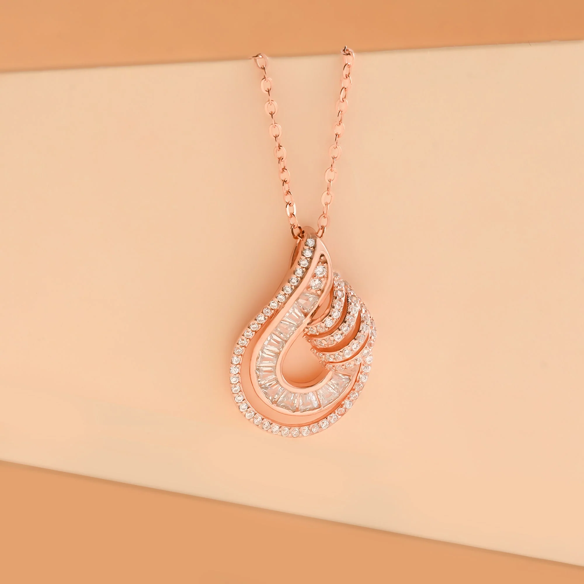 Teardrop Pendant Necklace - Image 3