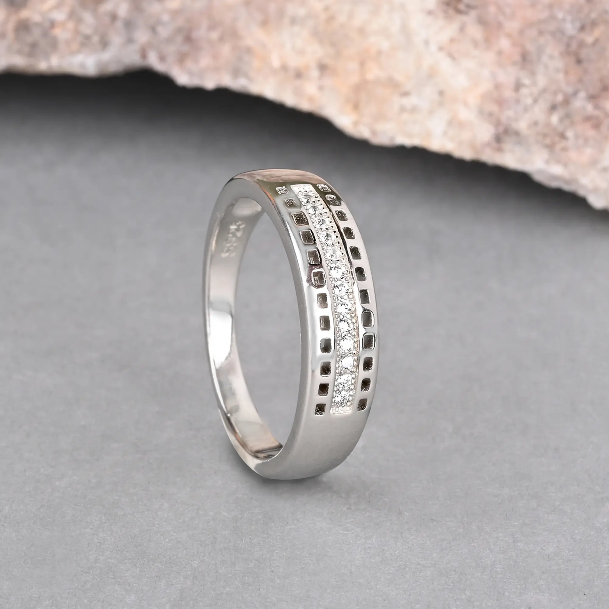 Linear Brilliance Ring - Image 3