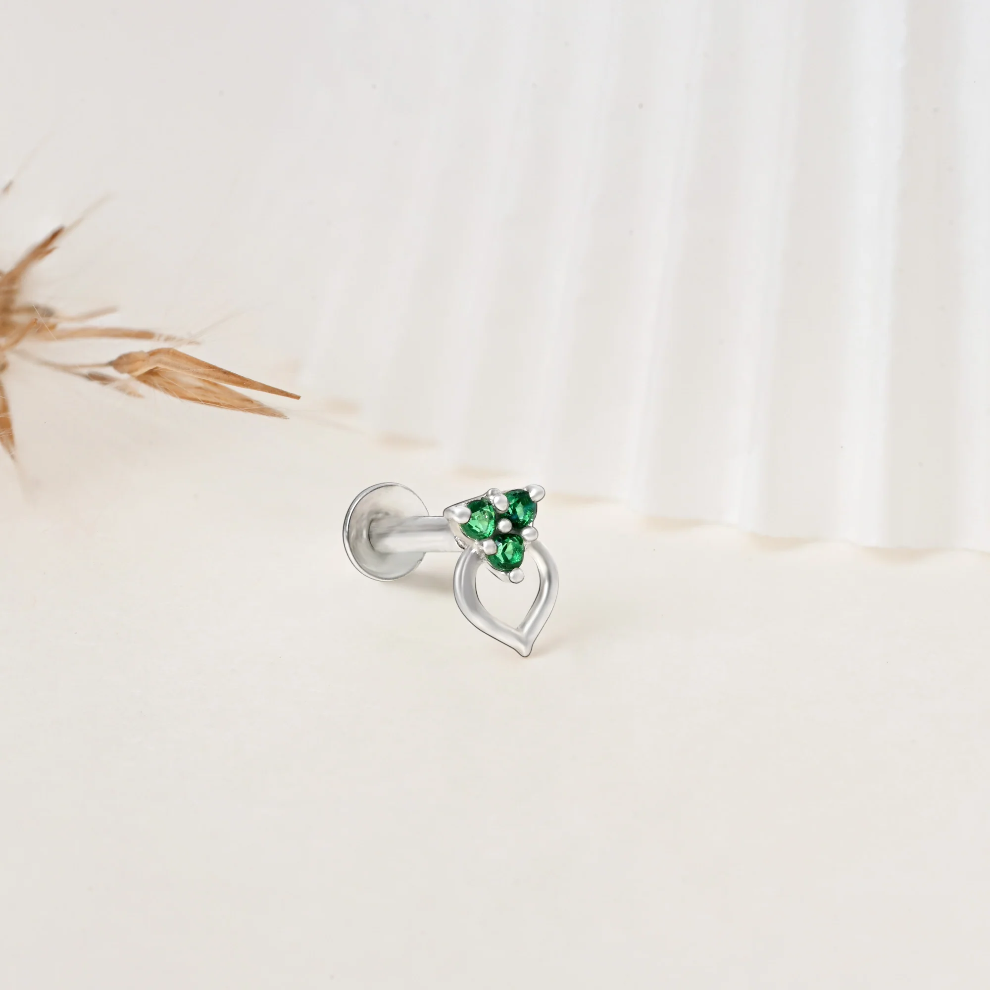Trio Glow Heart Silver Nose Pin