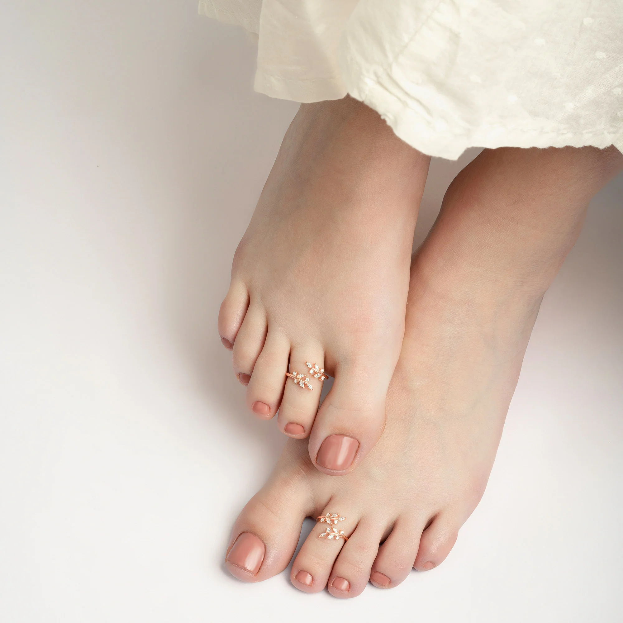 Twilight Twig Toe Ring - Image 4