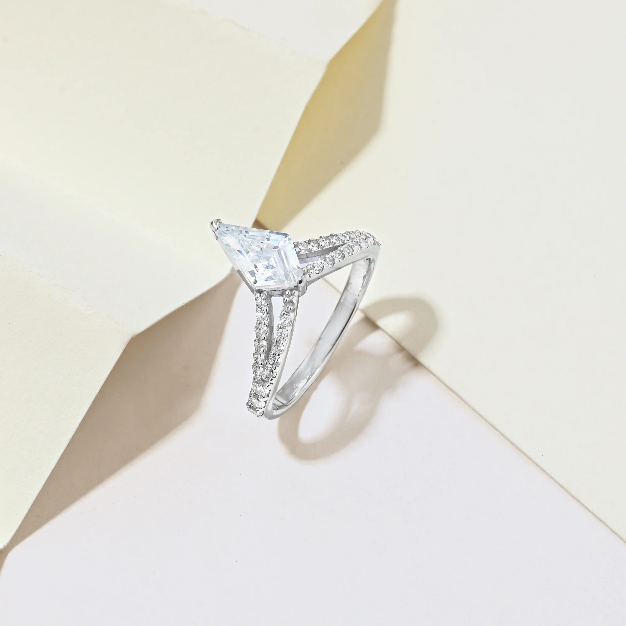 Viora Silver Ring