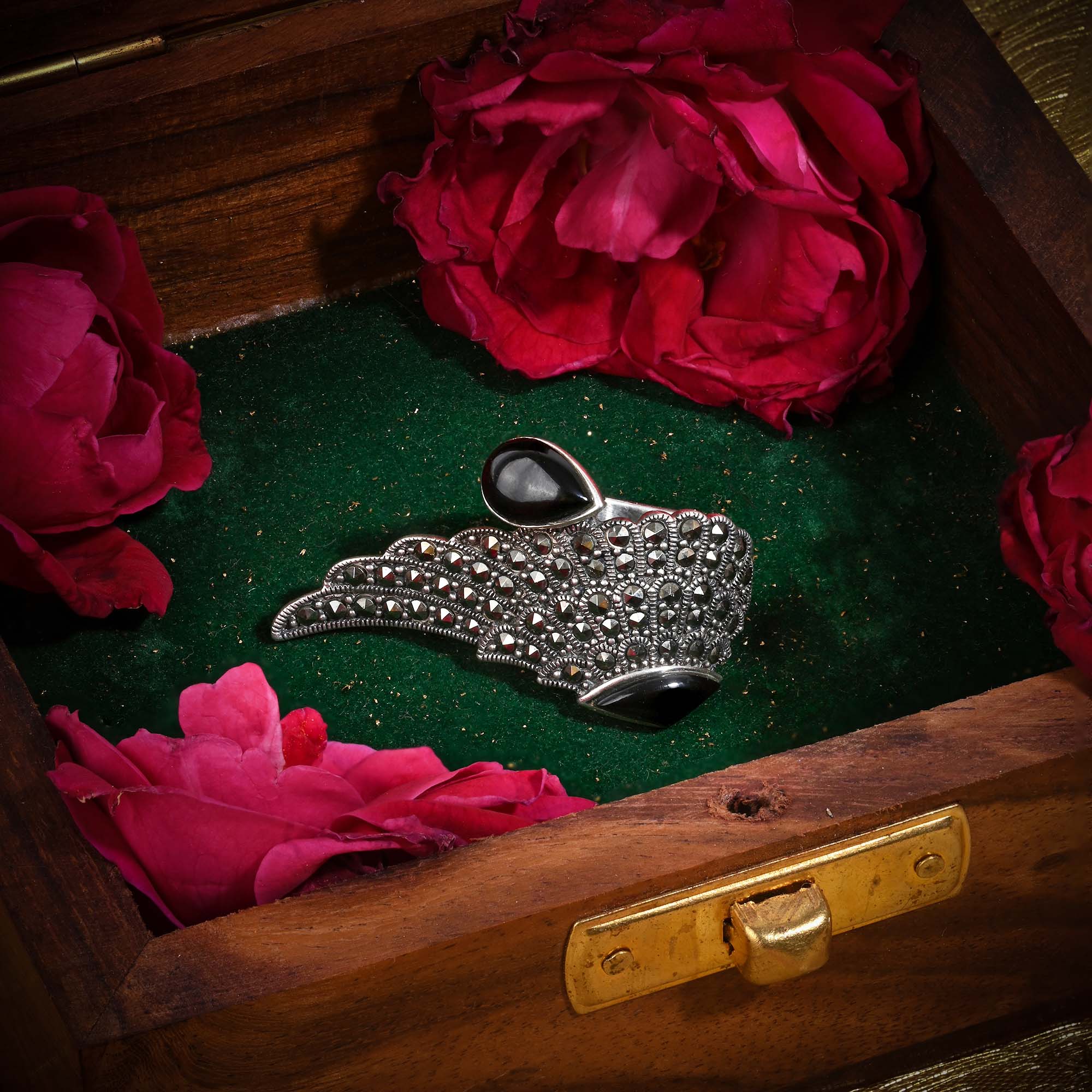 Winged Elegance Oxidised Silver Ring - Image 3